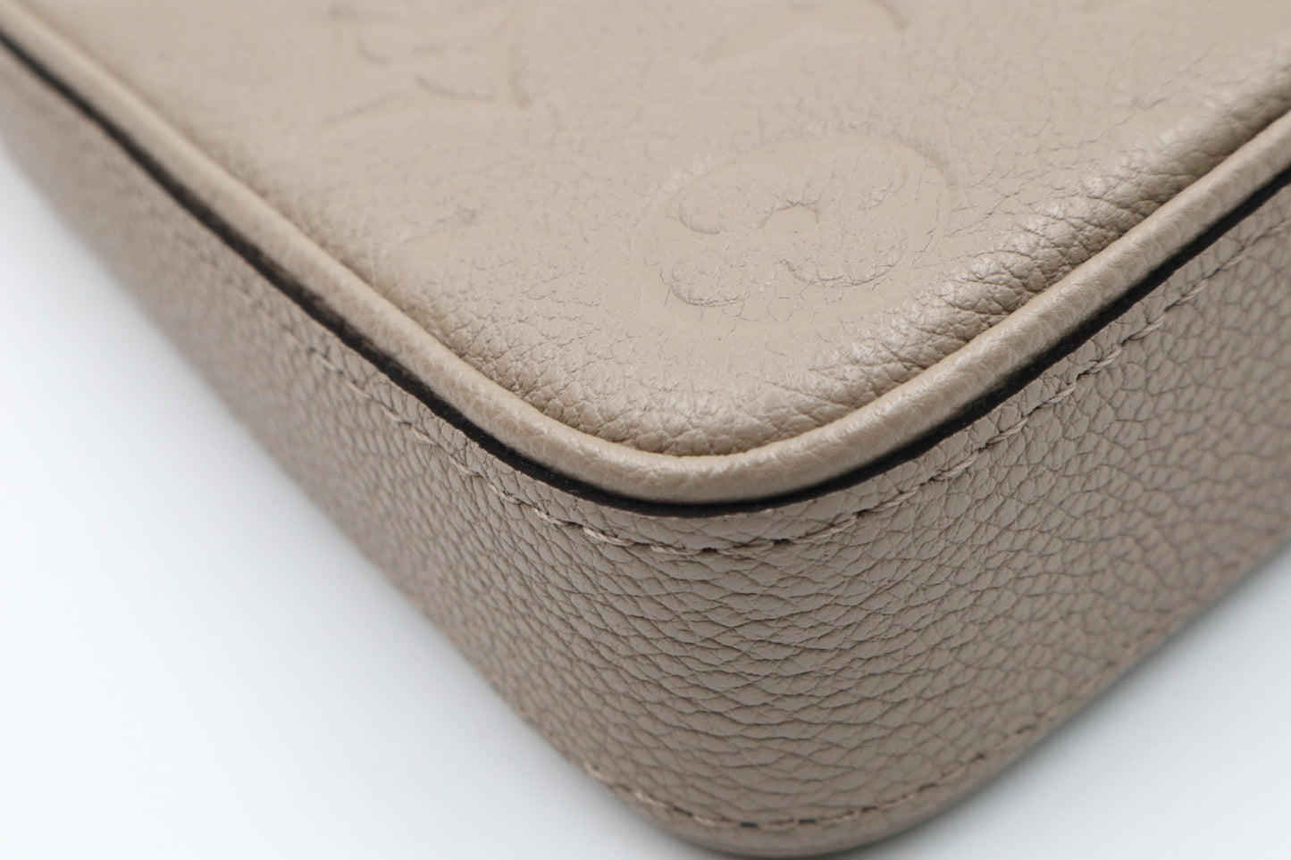 Louis Vuitton Easy poush奶茶色 / Rank SA 251030005