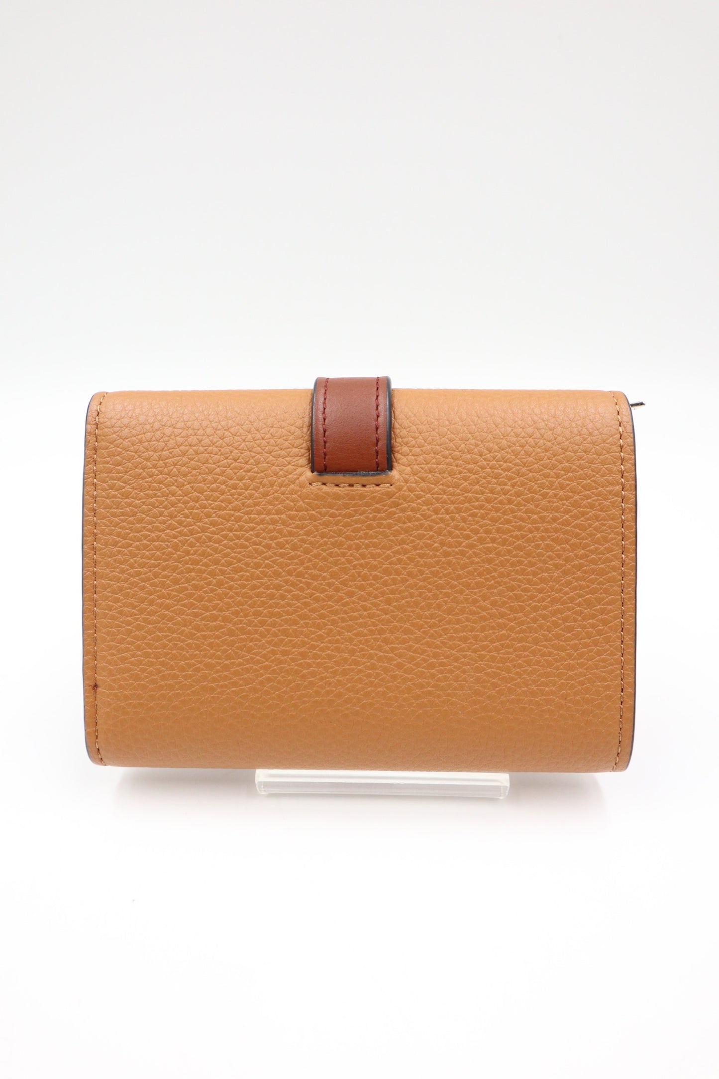 Loewe 焦糖色小牛皮三折短夾 / Rank SA 251126002
