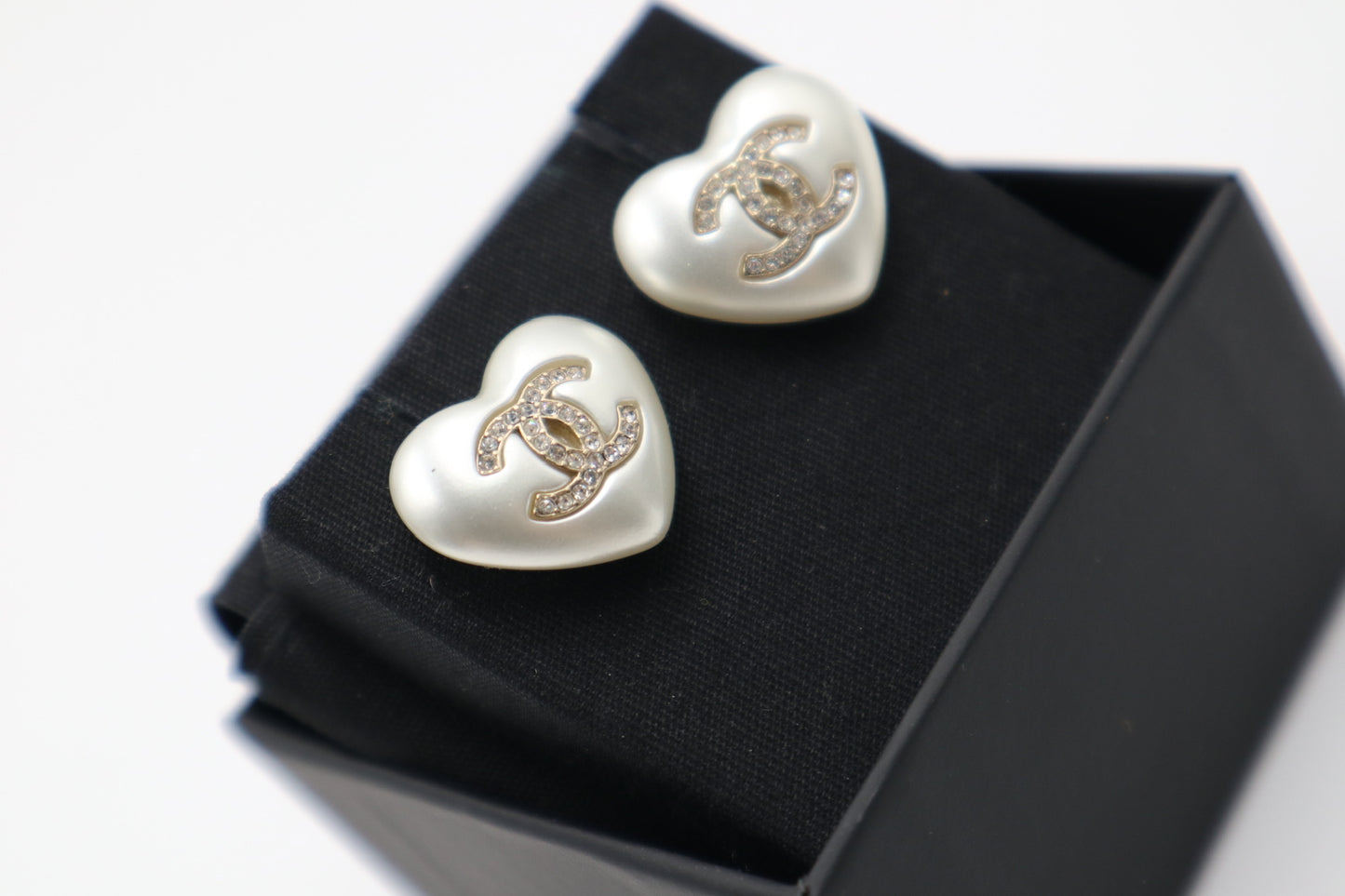 Chanel Earrings 珍珠水鑽愛心耳環/ Rank SA 251018004