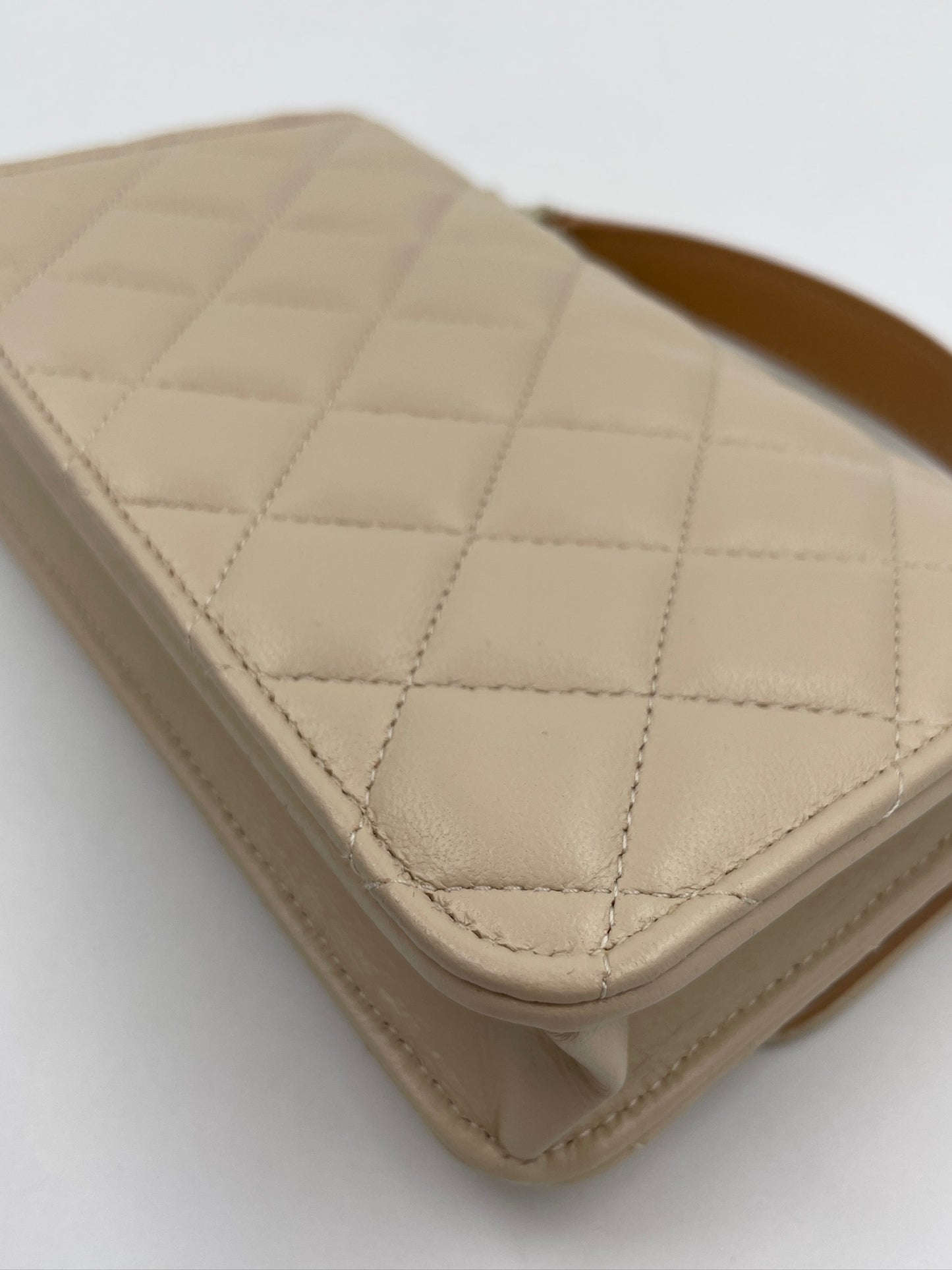 Chanel 23A Handle Woc 奶茶色 / Rank N