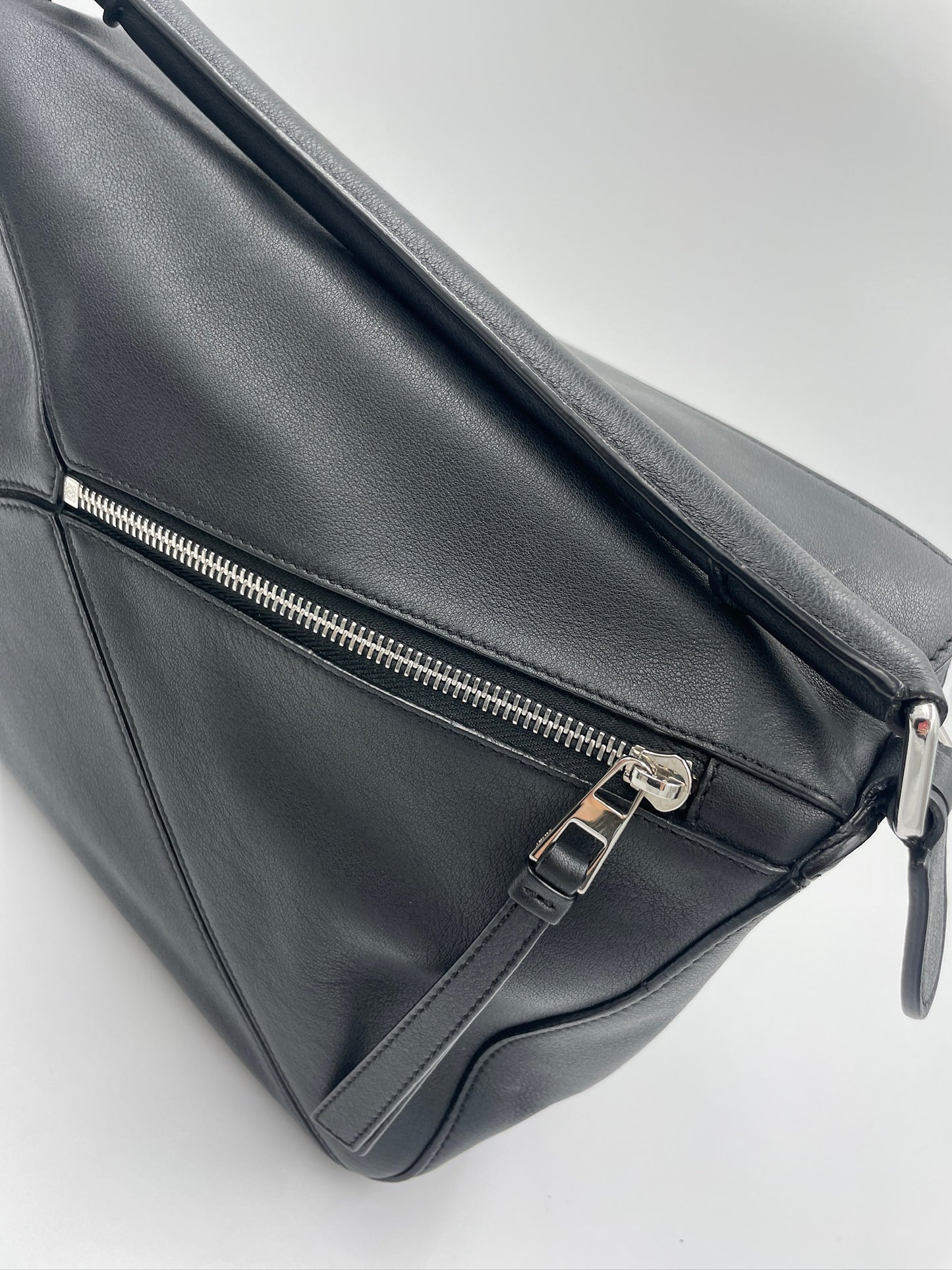 Loewe Puzzle Medium Black / Rank A