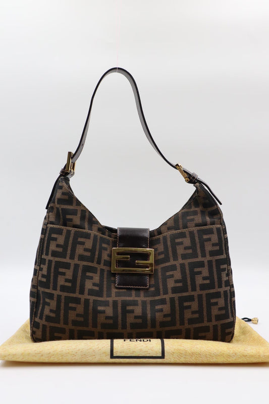 Fendi 牛角腋下包/Rank A S25102301
