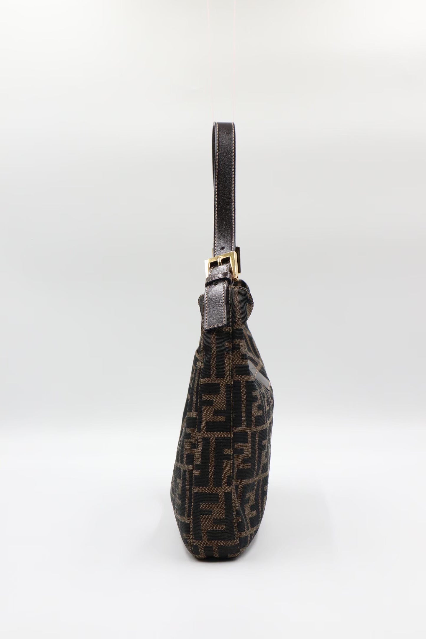 Fendi 牛角腋下包/Rank A S25102301