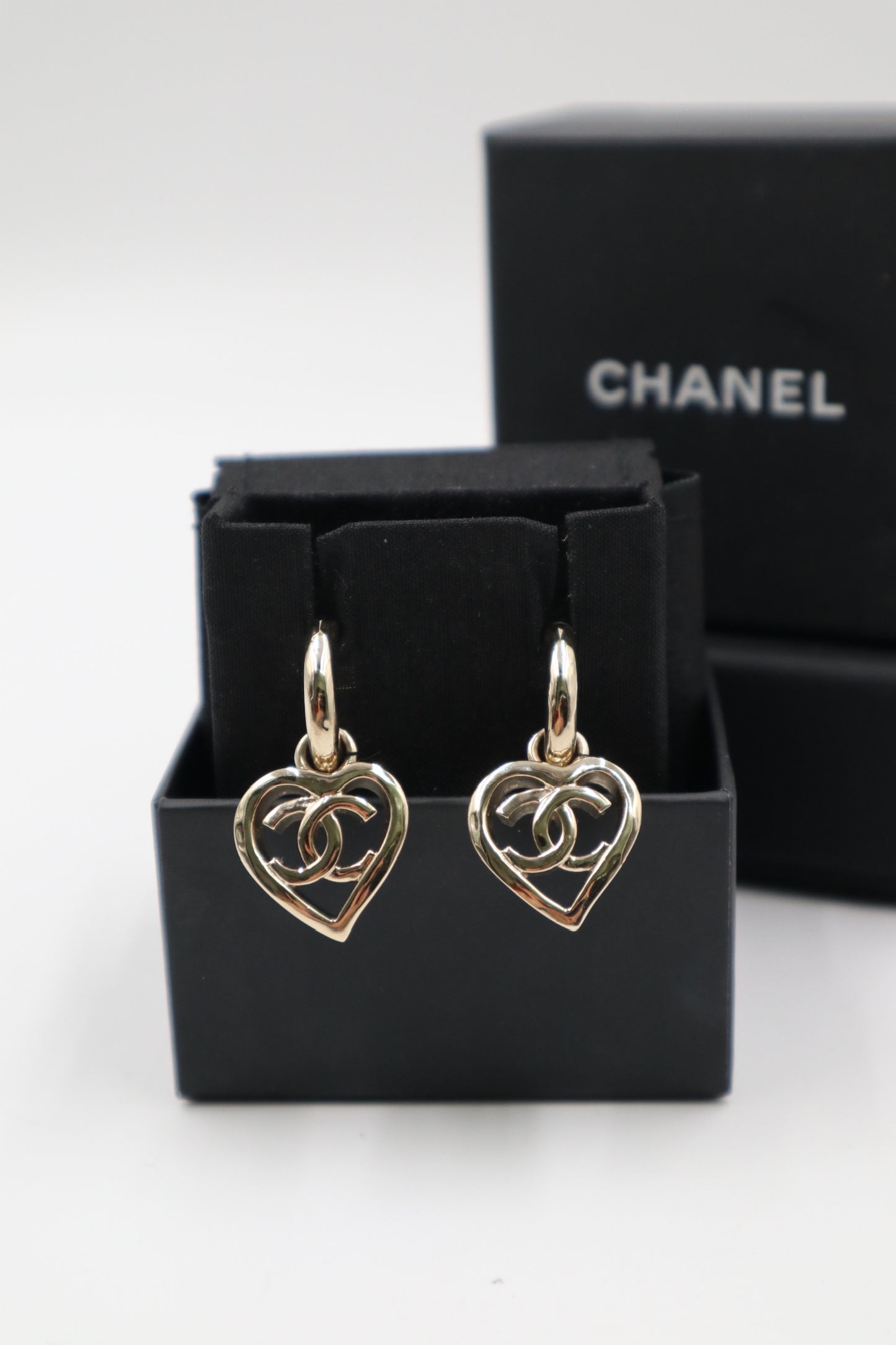 Chanel Earrings 金屬心型鏤空耳環/ Rank SA 251018002