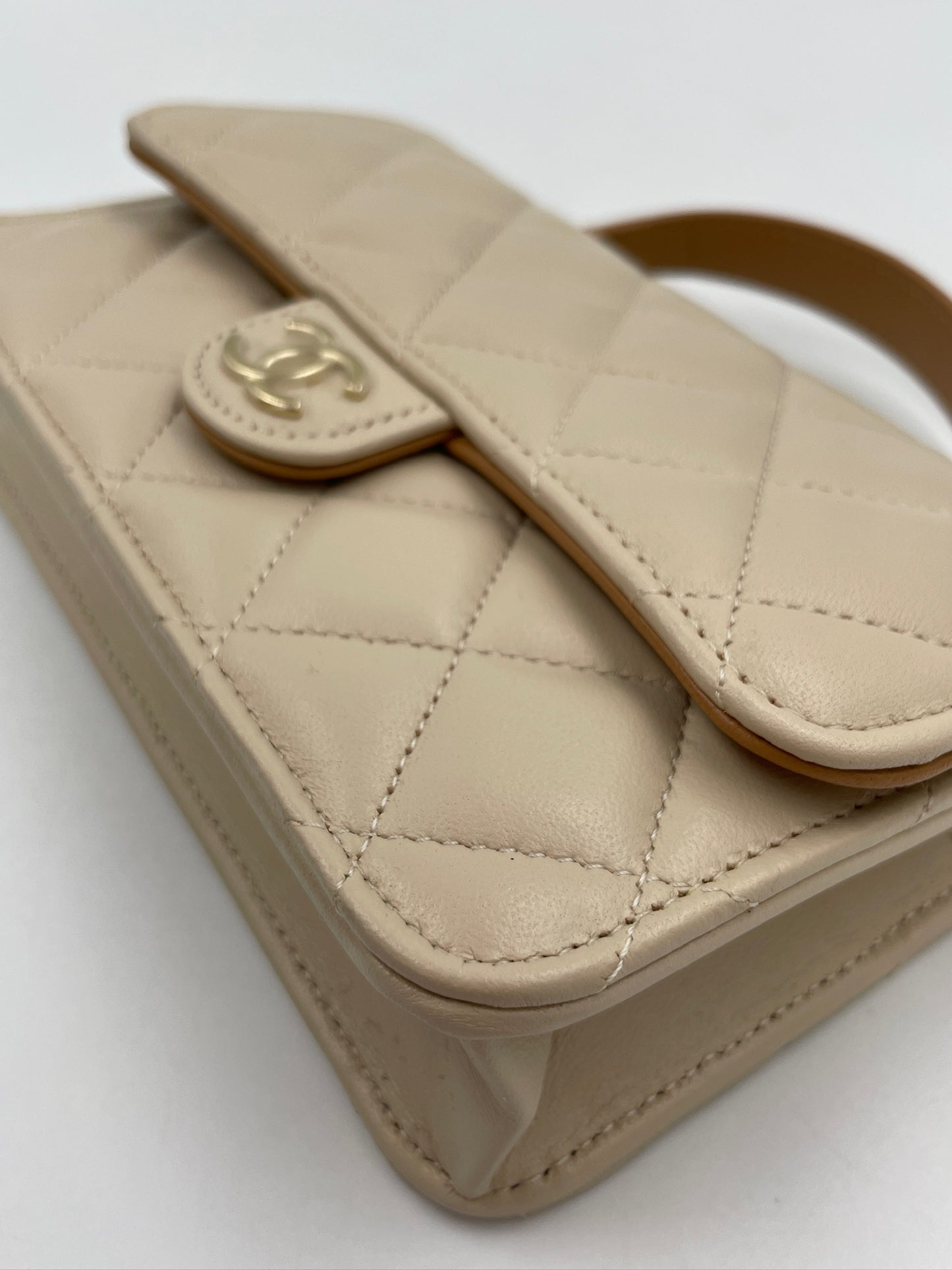 Chanel 23A Handle Woc 奶茶色 / Rank N