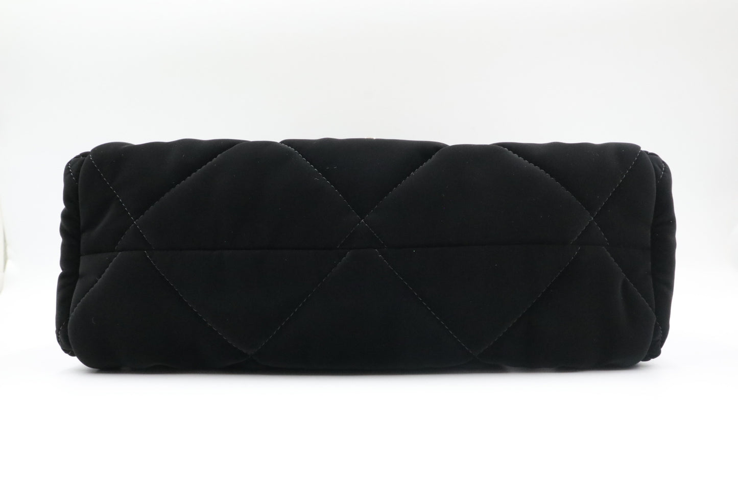 Chanel 黑金尼龍滑雪包 / Rank SA 251105001