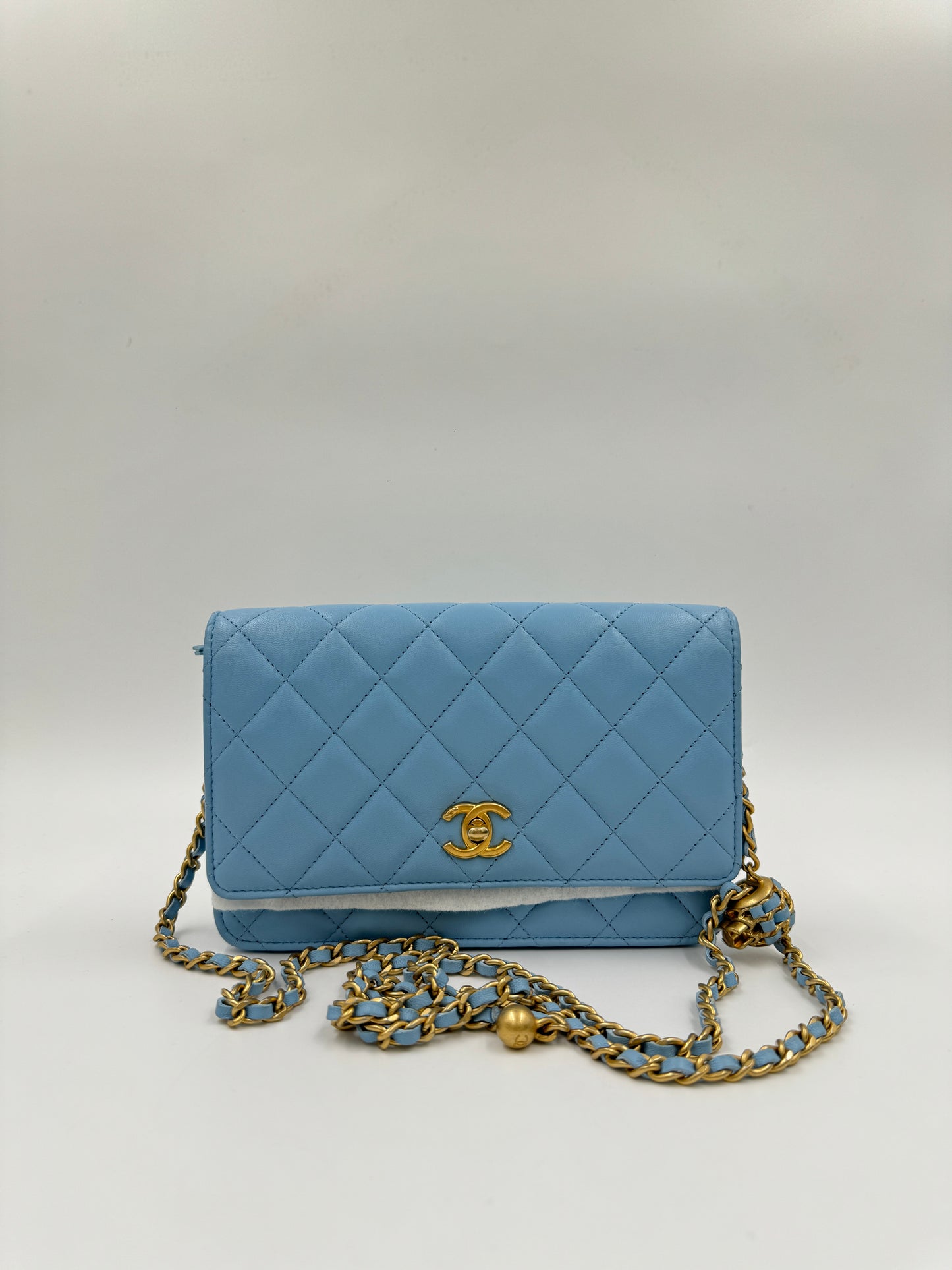 Chanel  Woc金球水藍色  /  Rank SA 24072502