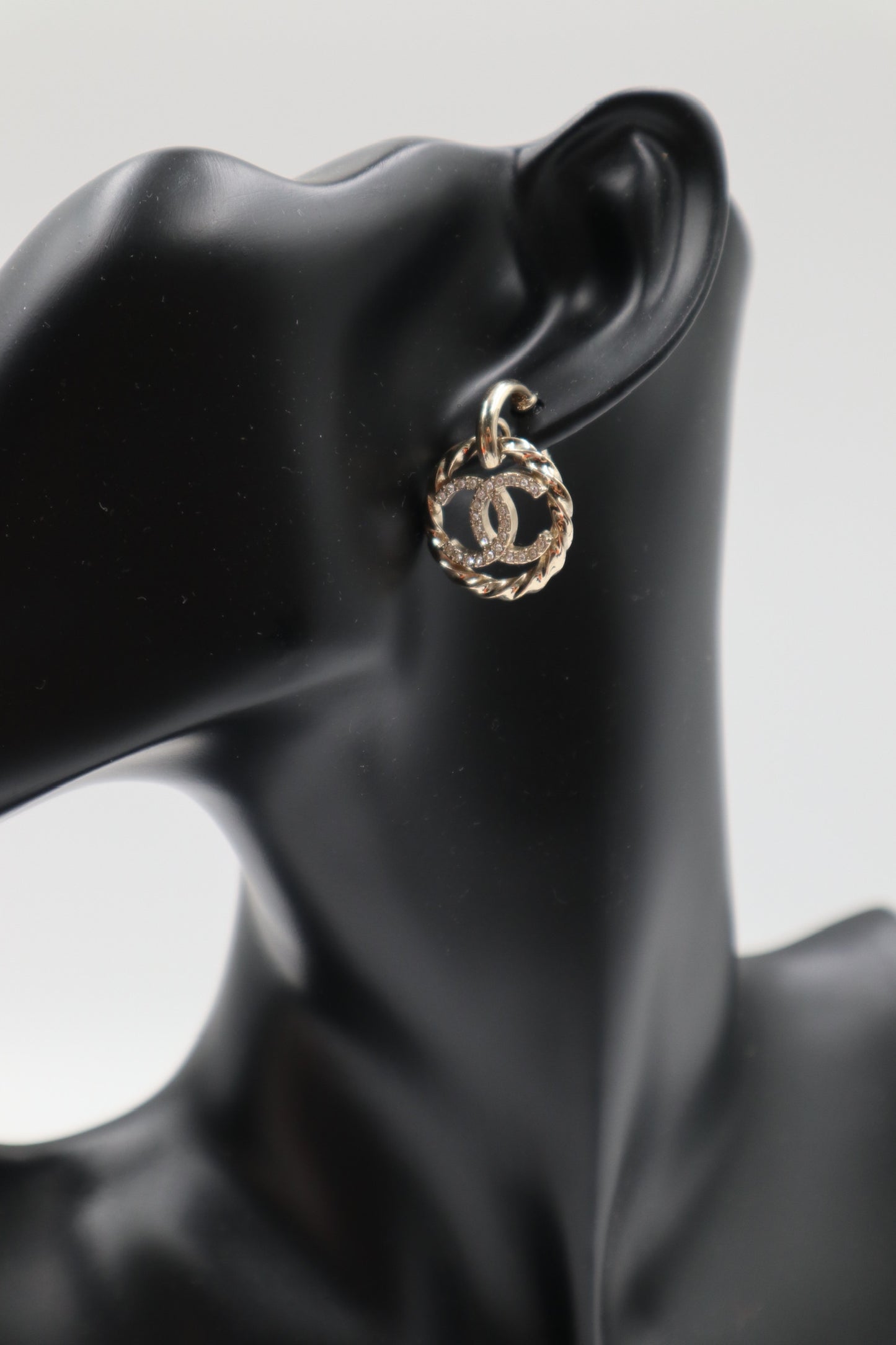 Chanel Earrings 雙C水鑽螺旋圓型耳環/ Rank SA 251006003