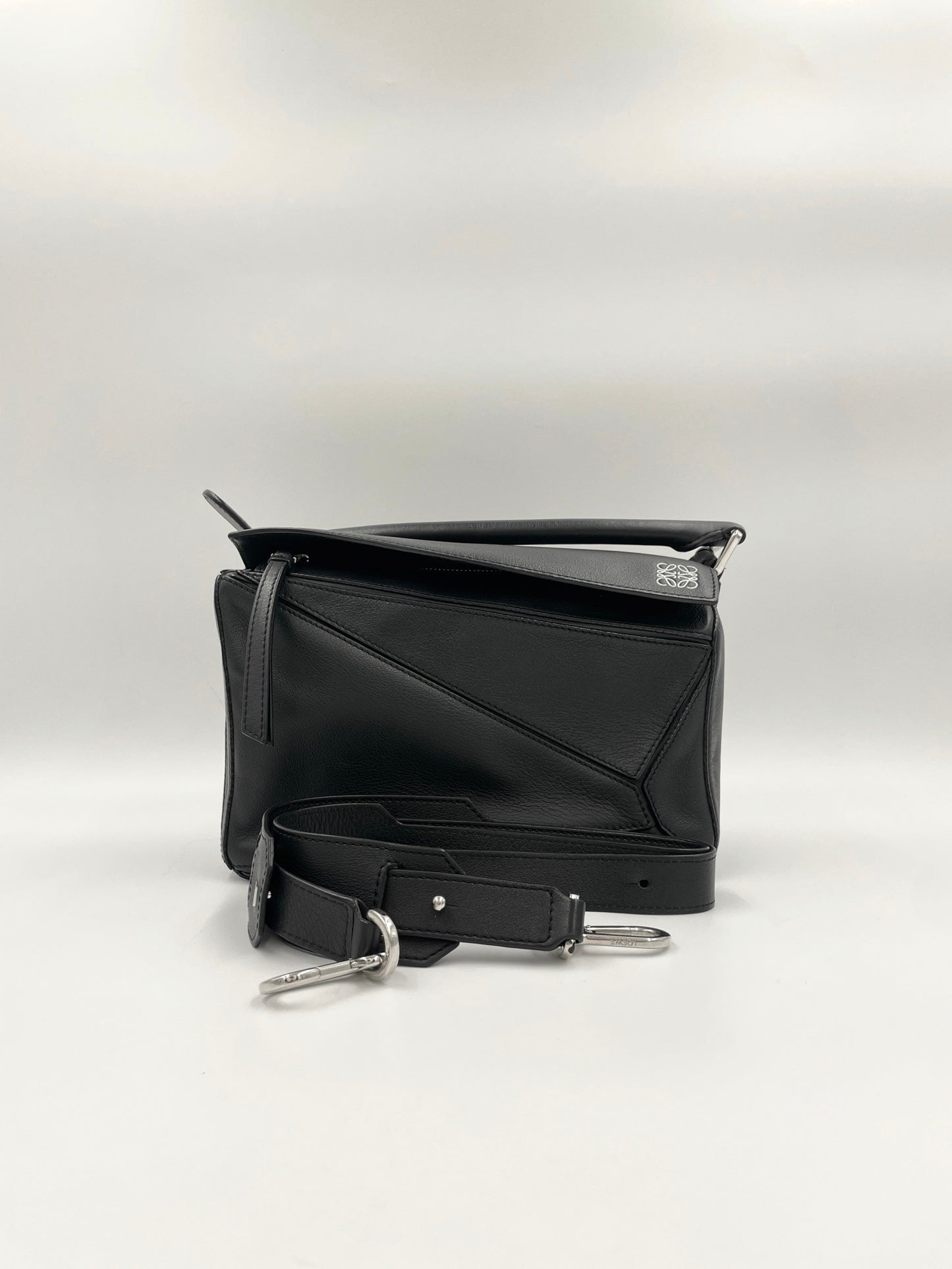 Loewe Puzzle Small Black / Rank A