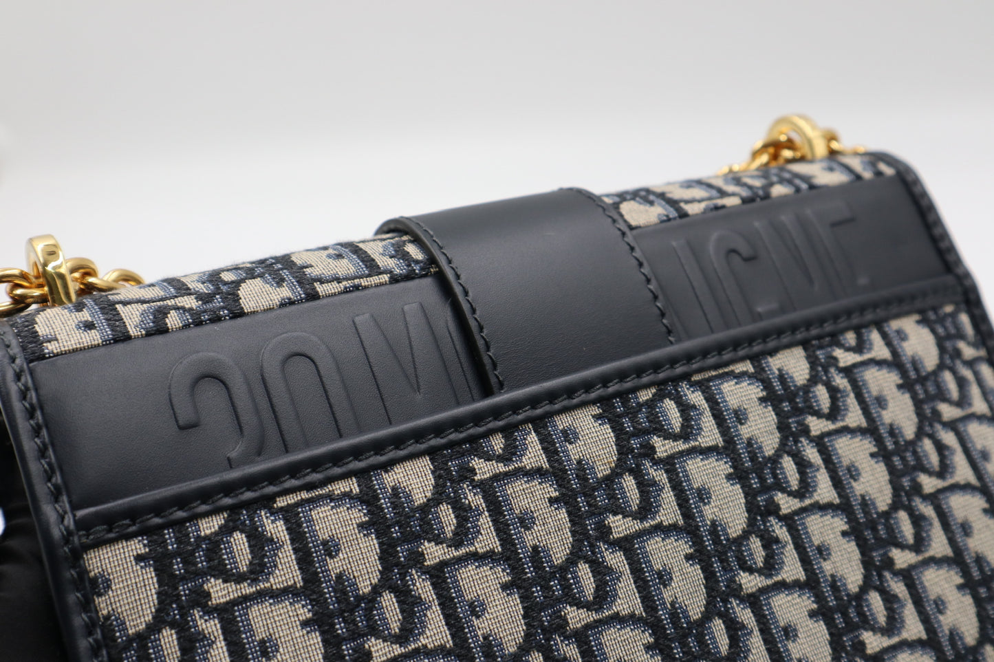 DIOR 蒙田30 Montaigne MM / Rank SA 251006001