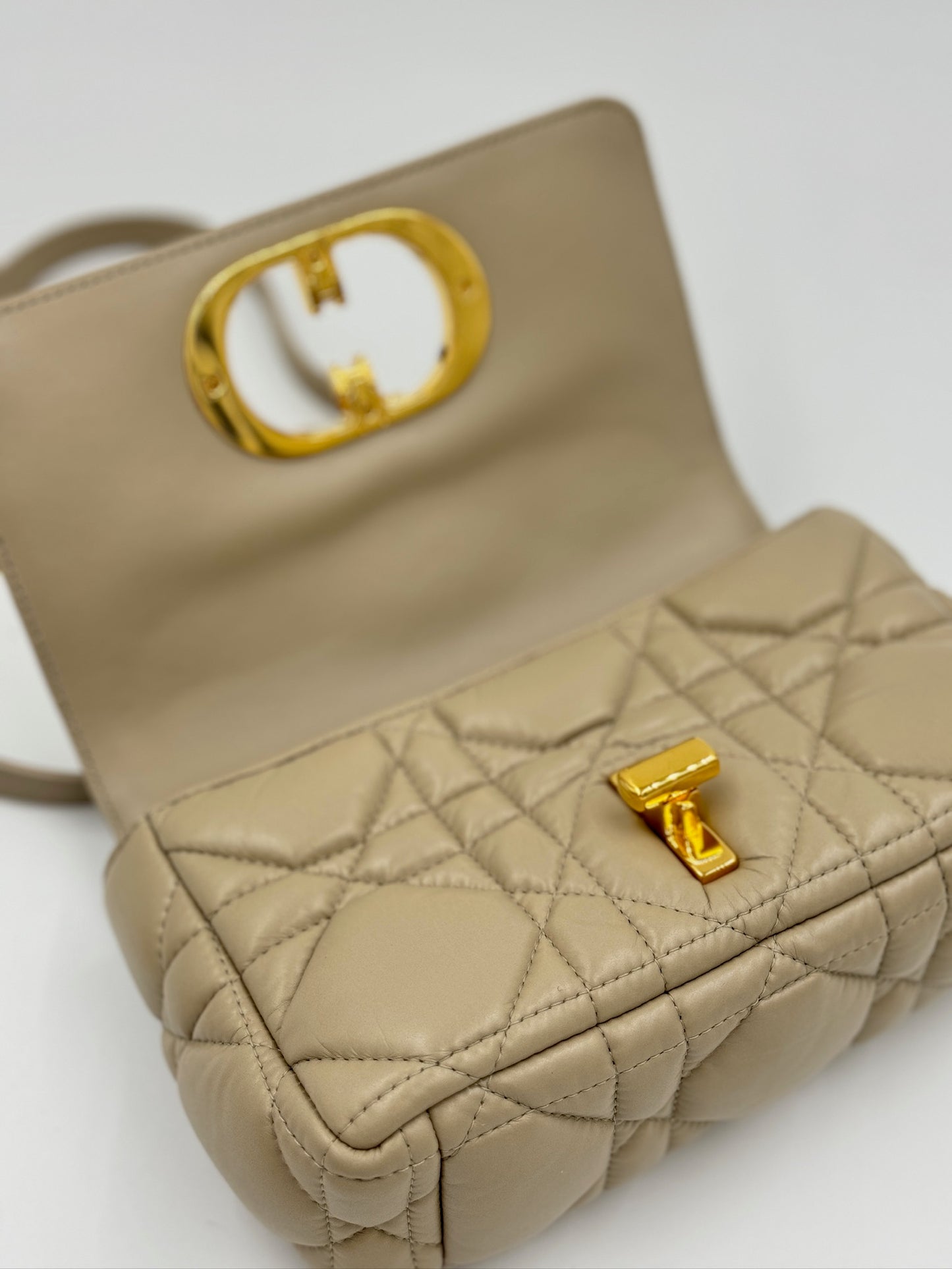 Dior Caro 奶茶  / Rank A 24072501