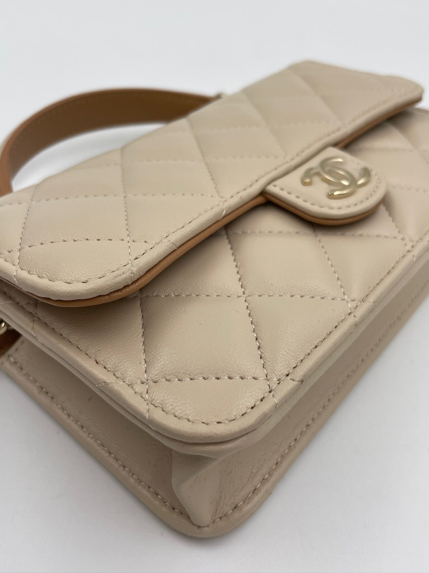 Chanel 23A Handle Woc 奶茶色 / Rank N