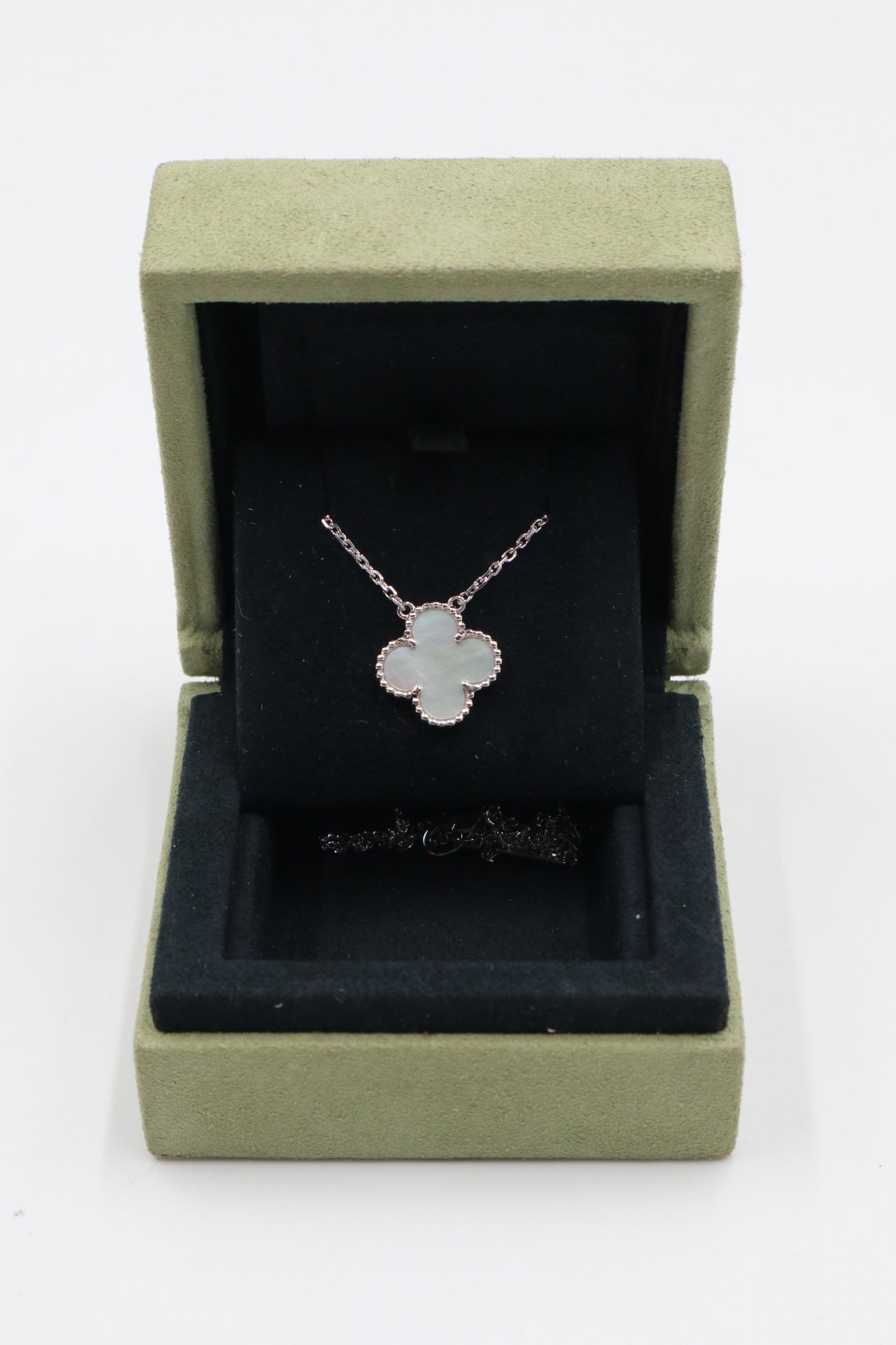 VCA 白K珍珠母貝墜飾 Necklace / Rank SA251027001