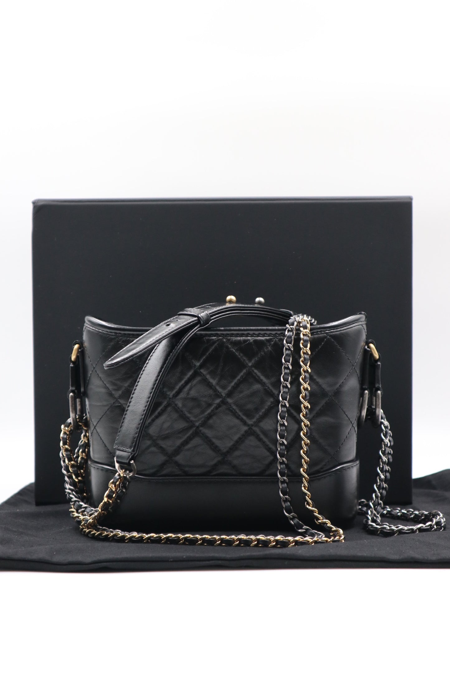 Chanel 黑金流浪包/ Rank SA 250926003