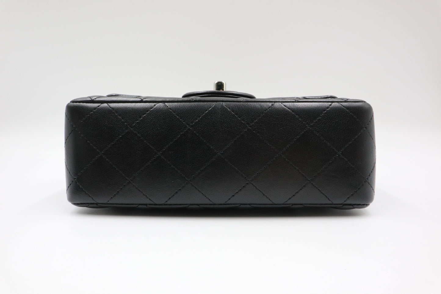 Chanel Mini CF 羊皮20cm 黑銀 / Rank SA 251113001
