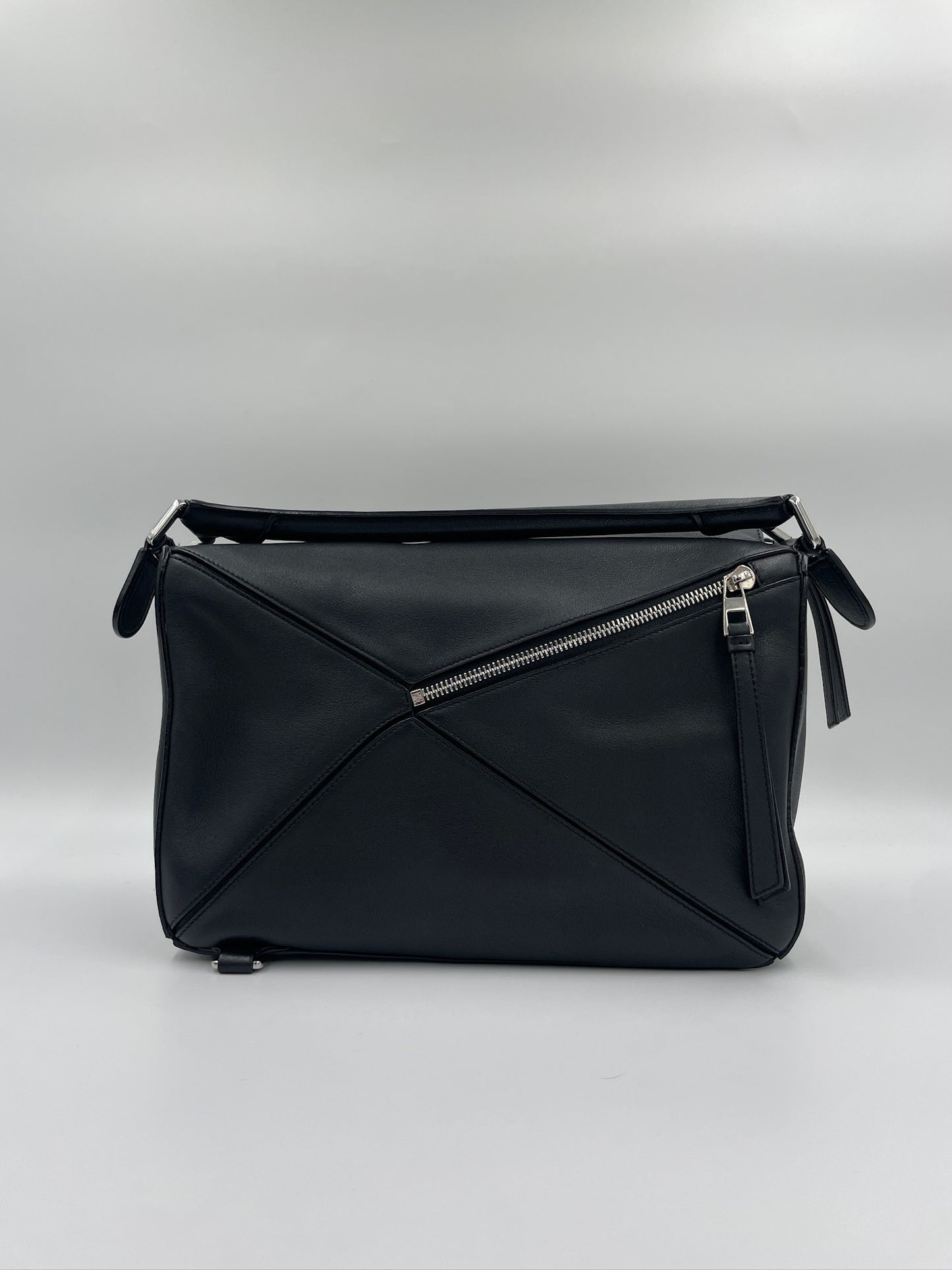 Loewe Puzzle Medium Black / Rank A