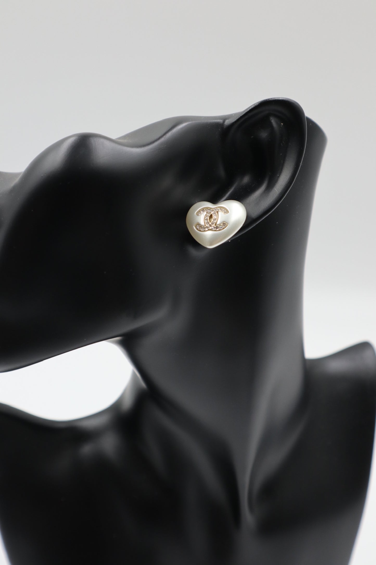 Chanel Earrings 珍珠水鑽愛心耳環/ Rank SA 251018004