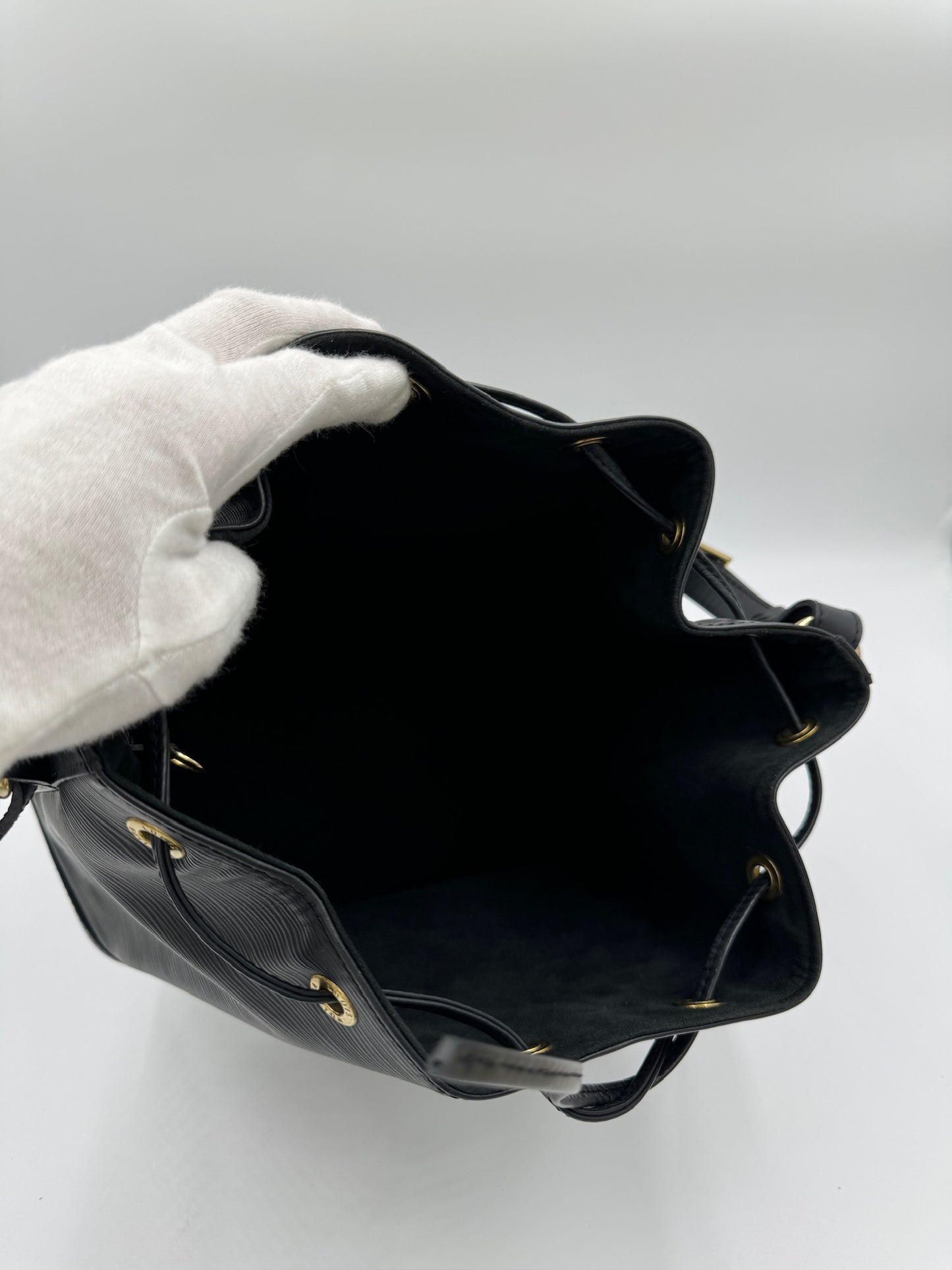 Louis Vuitton  Noe Epi 水波紋水桶包 / Rank SA