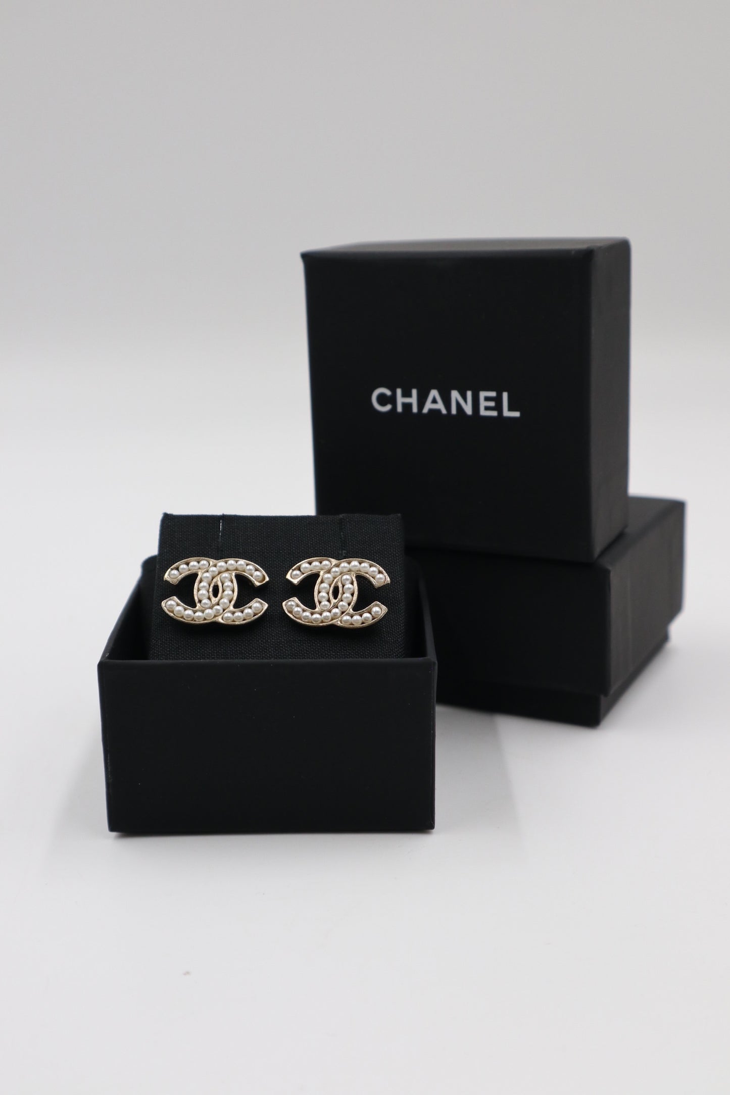 Chanel Earrings 淡金色鏤空珍珠耳環/ Rank SA 251008002