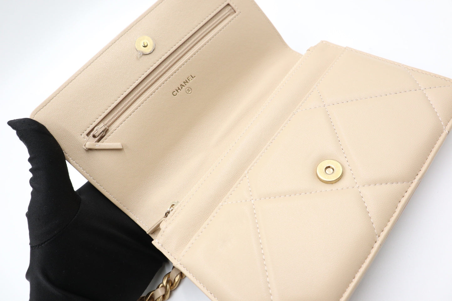 Chanel 19bag woc / Rank A Z25022401