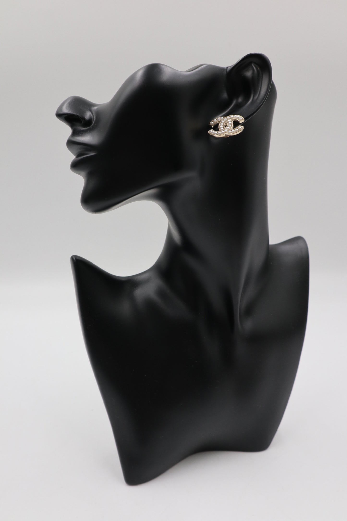 Chanel Earrings 淡金色鏤空珍珠耳環/ Rank SA 251008002