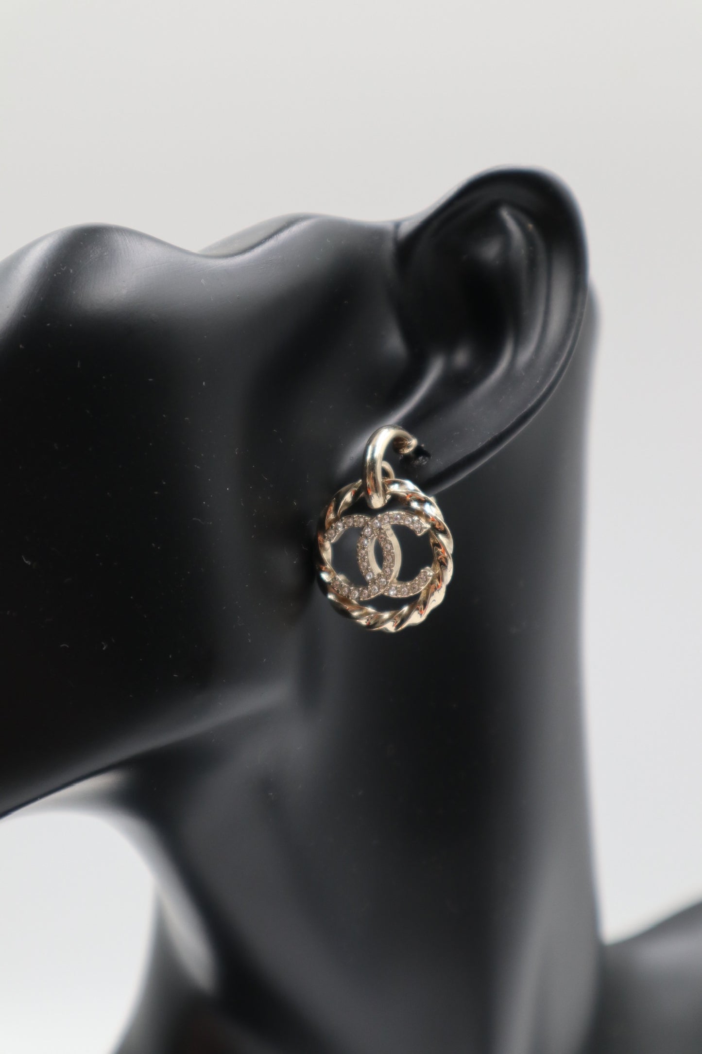 Chanel Earrings 雙C水鑽螺旋圓型耳環/ Rank SA 251006003