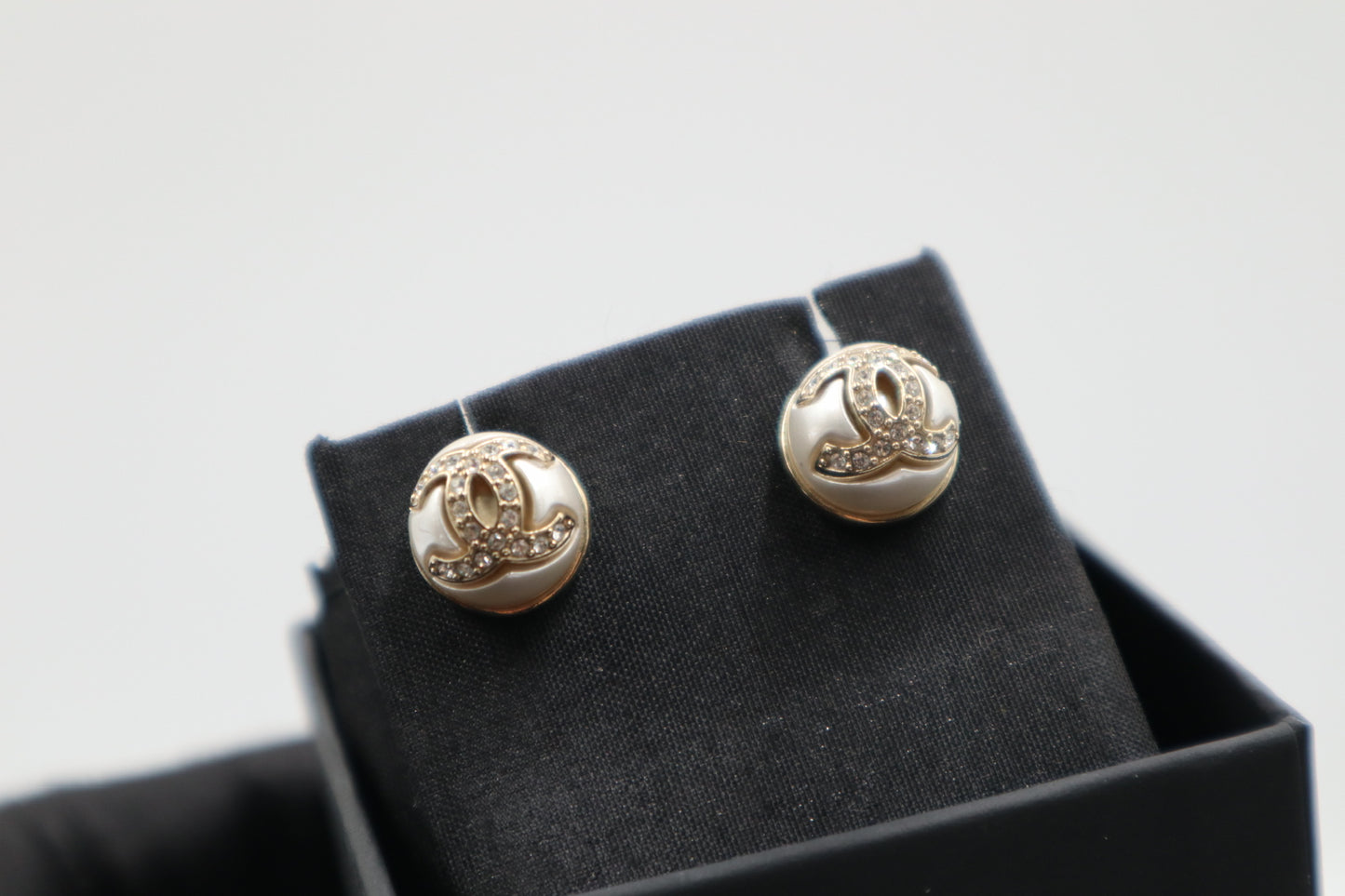 Chanel Earrings 珍珠水鑽圓型耳環/ Rank SA 251018005