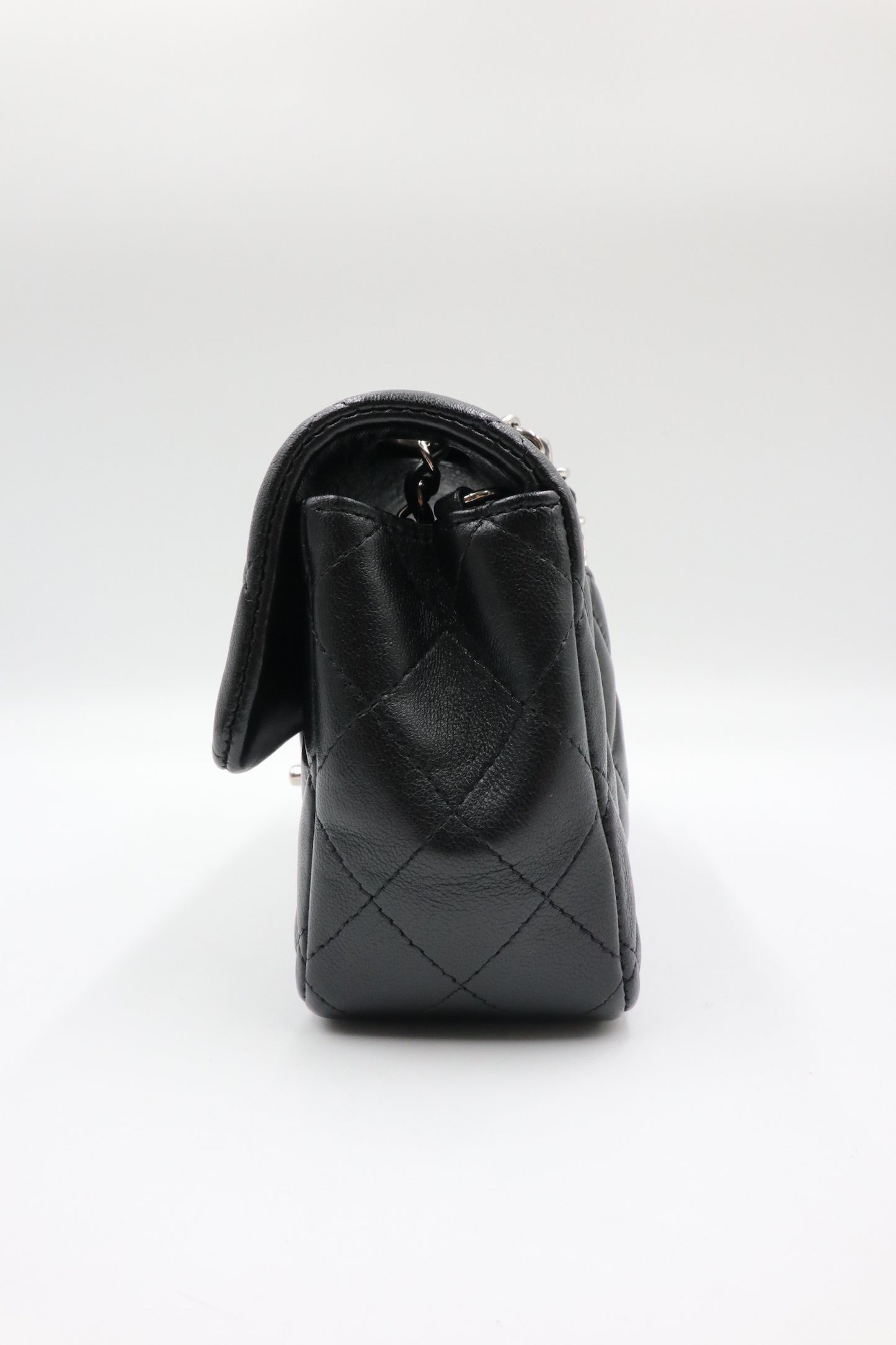 Chanel Mini CF 羊皮20cm 黑銀 / Rank SA 251113001