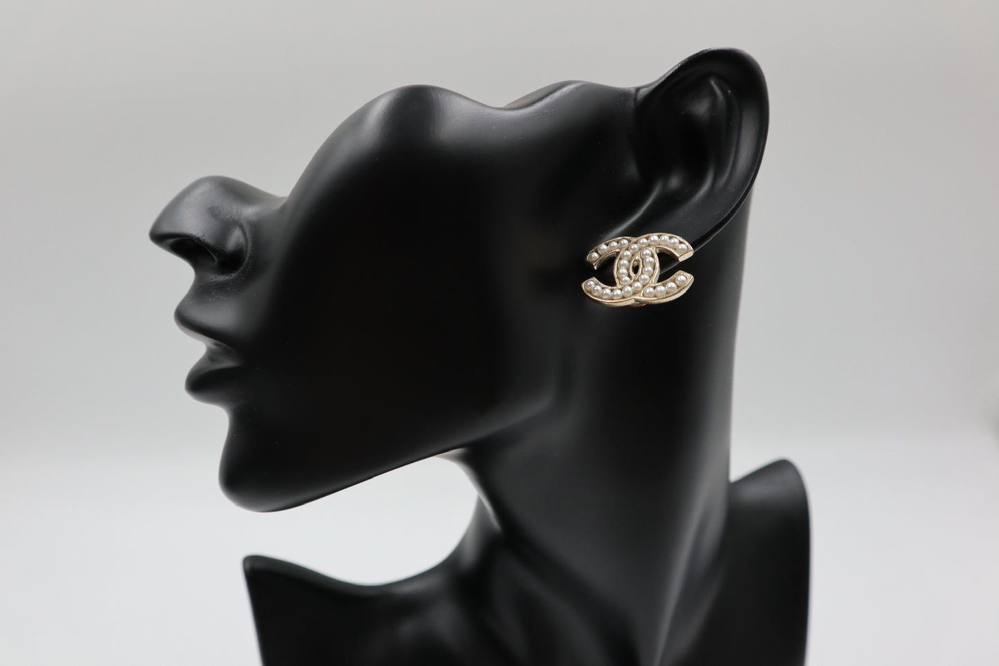 Chanel Earrings 淡金色鏤空珍珠耳環/ Rank SA 251008002
