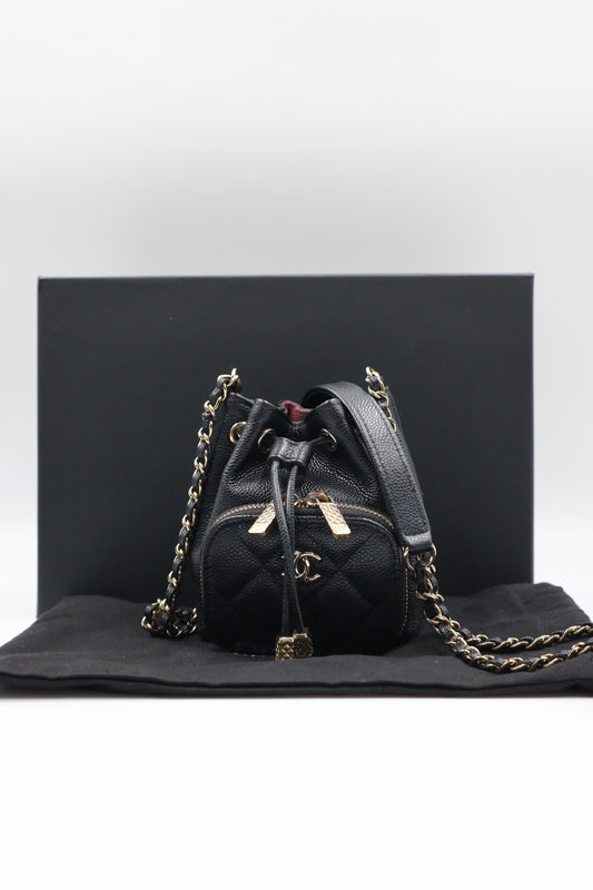 Chanel 黑金魚子醬淡金釦後背包 / Rank SA 251018001