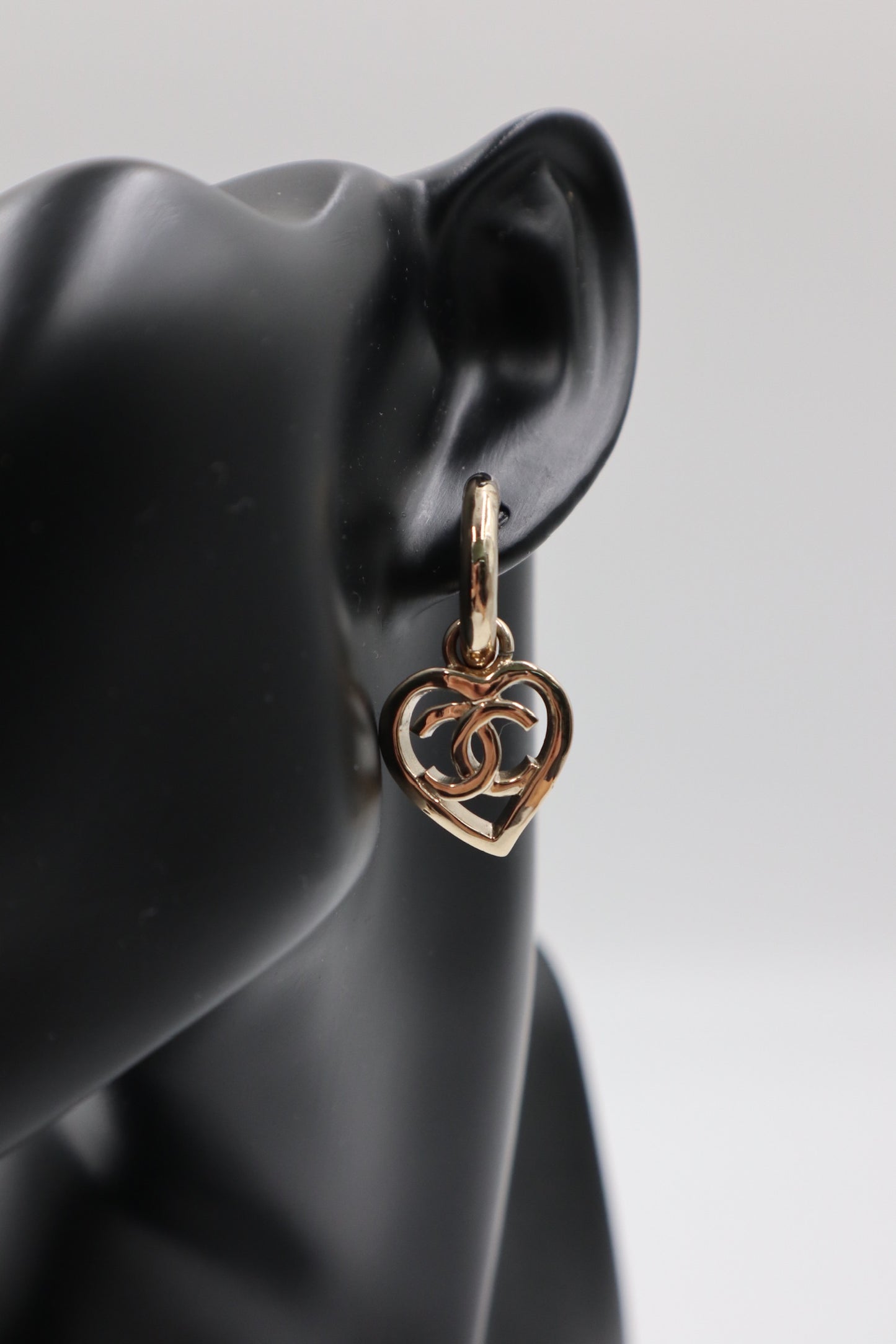 Chanel Earrings 金屬心型鏤空耳環/ Rank SA 251018002