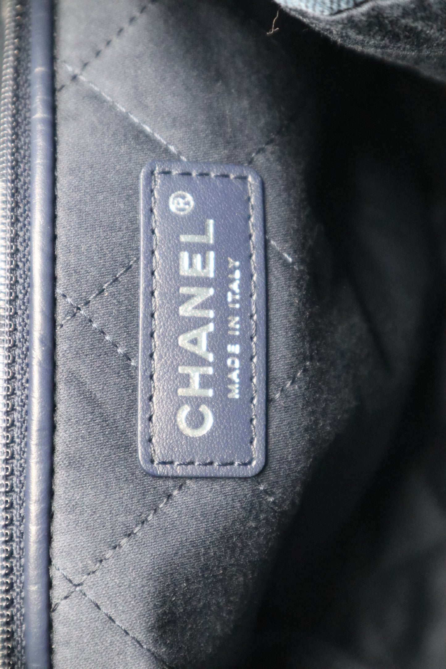 Chanel Denim 22bag small 牛仔鏈條包 / Rank SA S250129016