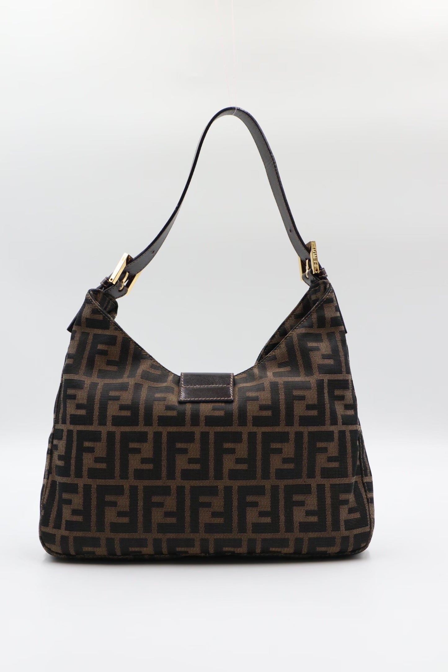 Fendi 牛角腋下包/Rank A S25102301