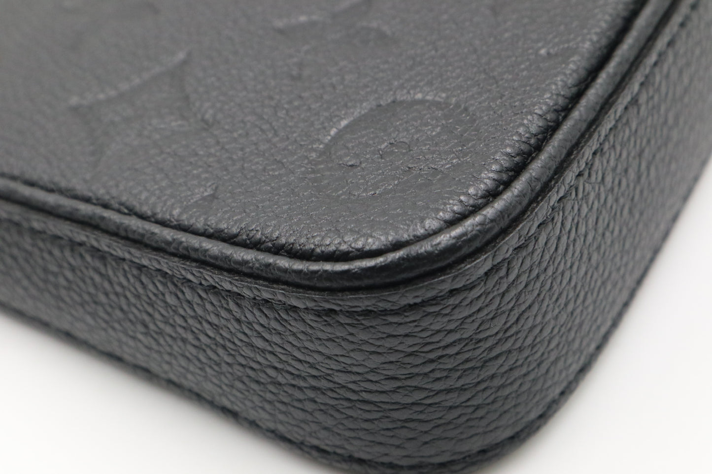 Louis Vuitton Easy Pouch黑色 / Rank SA 251030009