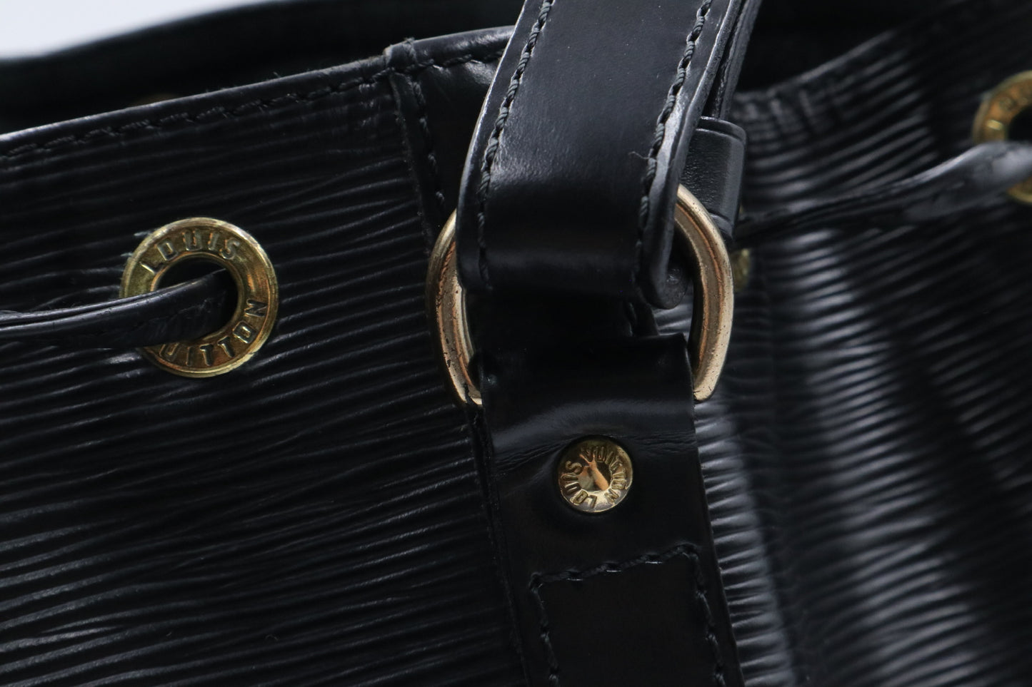 Louis Vuitton  Epi 牛皮水波紋中款水桶包 Rank SA 251105002