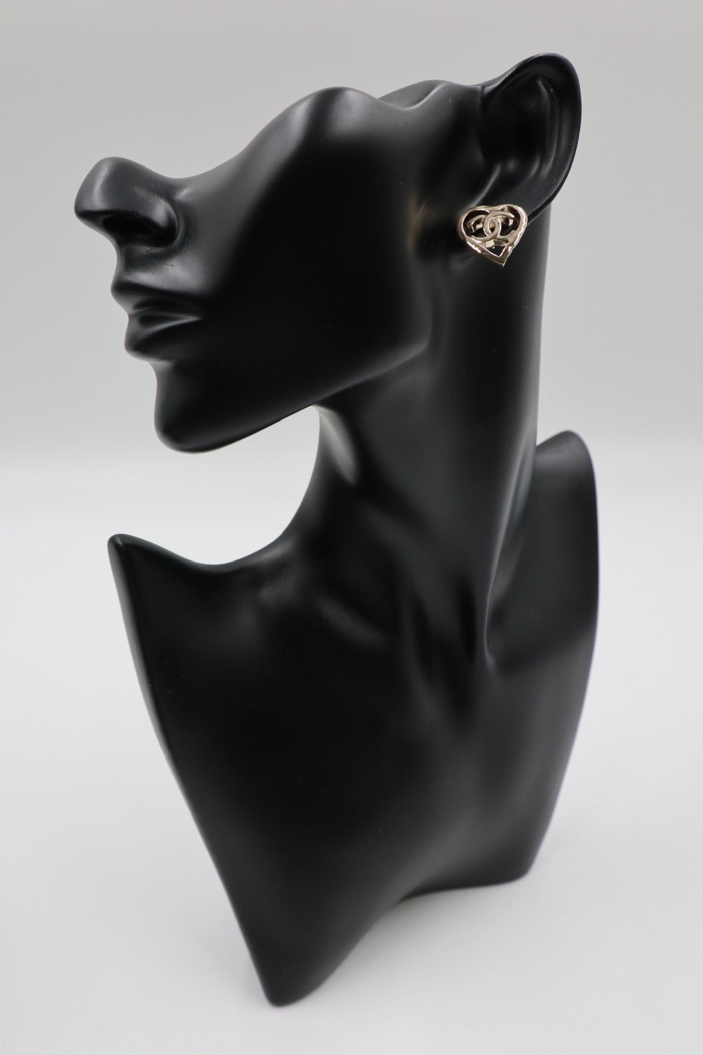 Chanel Earrings 心型鏤空耳環/ Rank SA 251008003