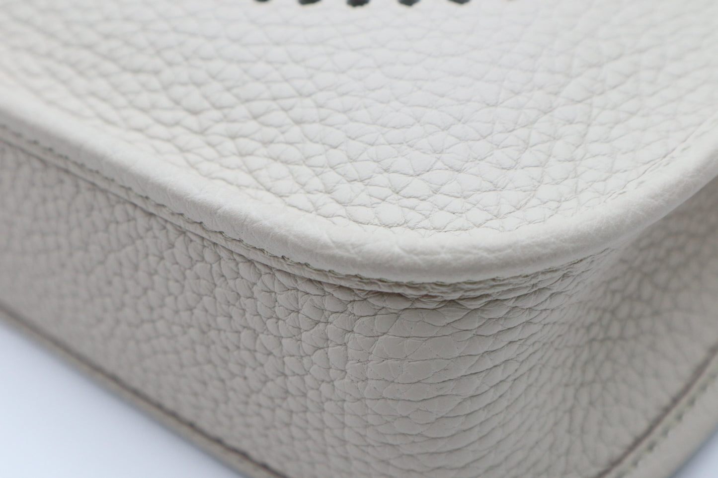 Hermes Mini Evelyne 奶昔白 / Rank SA 251116003