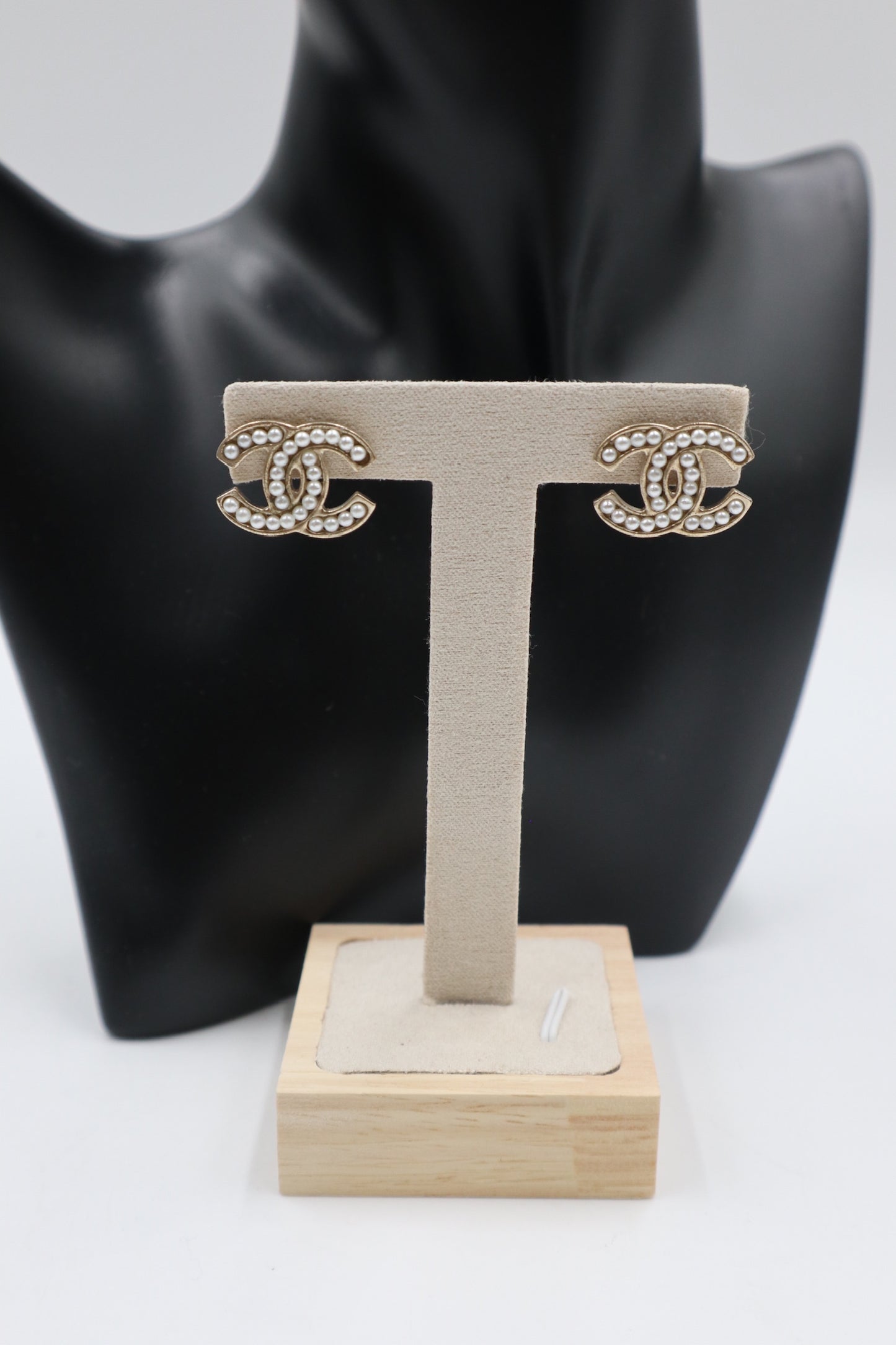 Chanel Earrings 淡金色鏤空珍珠耳環/ Rank SA 251008002