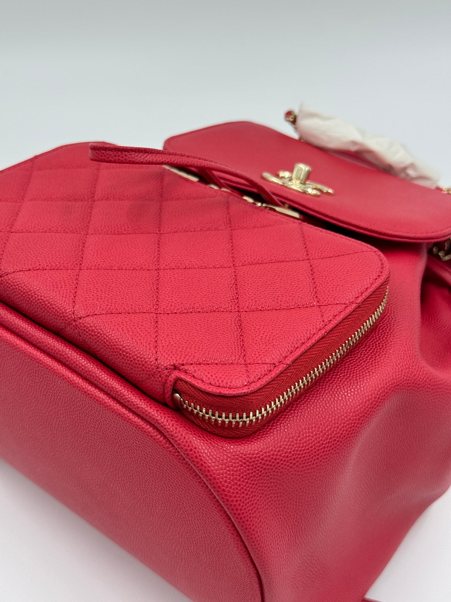 Chanel 桃粉魚子醬金釦後背包 / Rank N 24072005