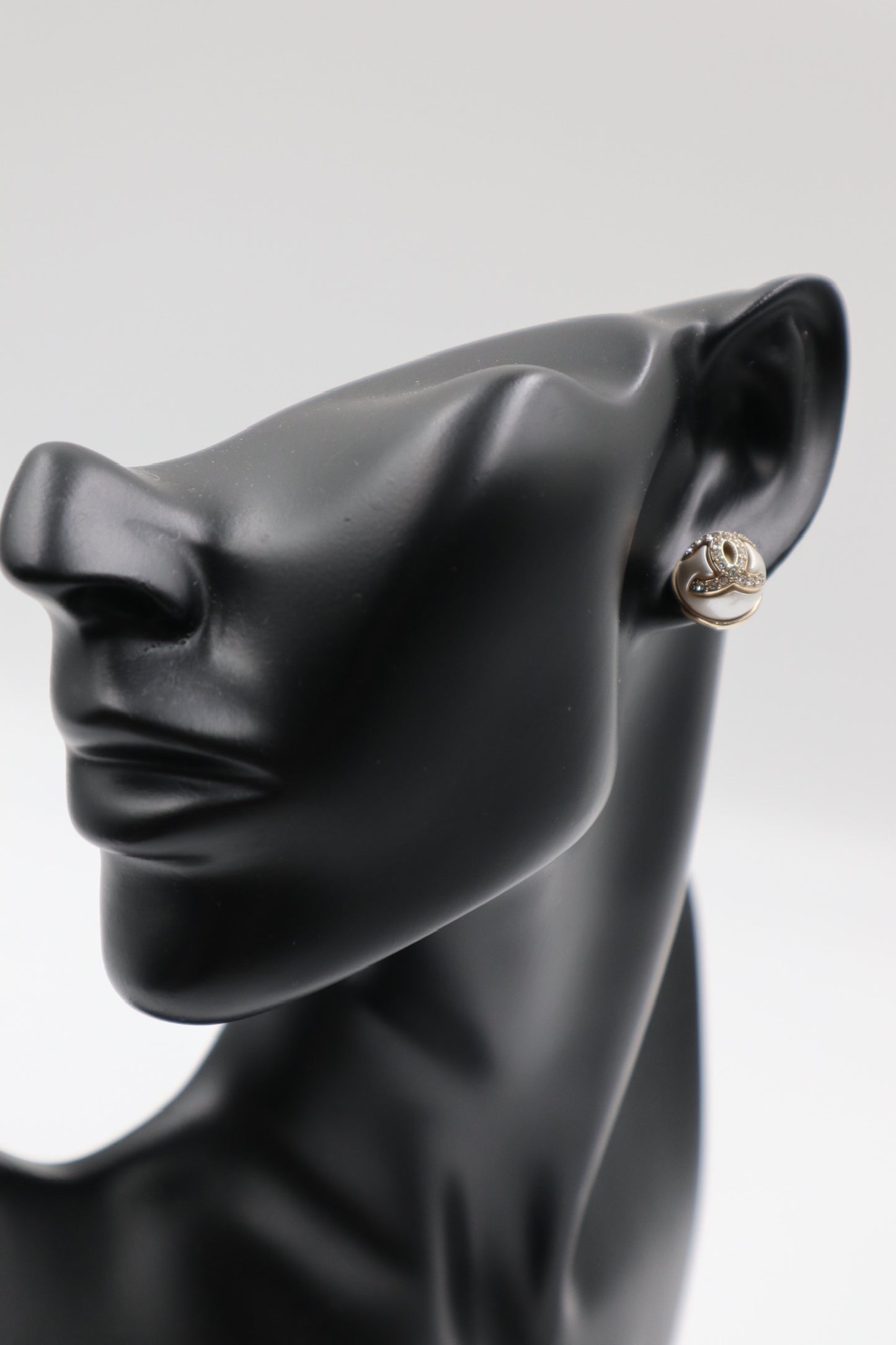 Chanel Earrings 珍珠水鑽圓型耳環/ Rank SA 251018005