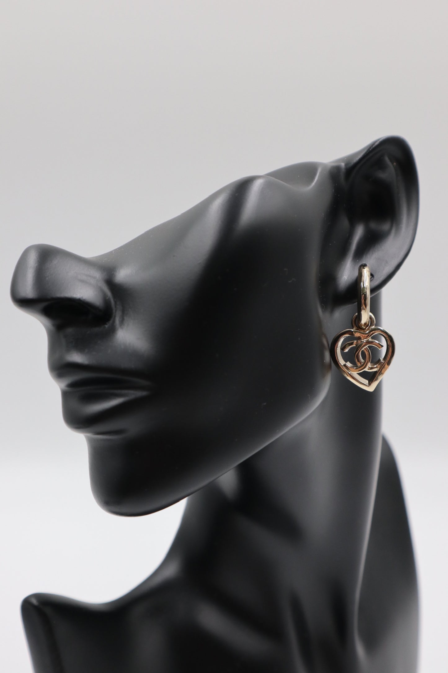 Chanel Earrings 金屬心型鏤空耳環/ Rank SA 251018002