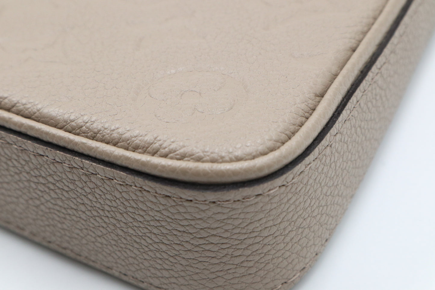 Louis Vuitton Easy poush奶茶色 / Rank SA 251030005