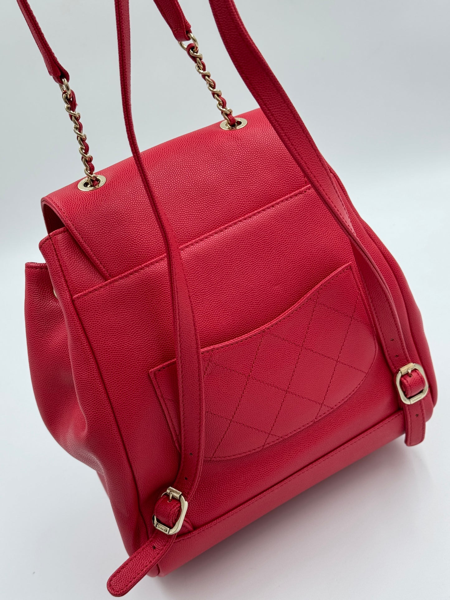Chanel 桃粉魚子醬金釦後背包 / Rank N 24072005
