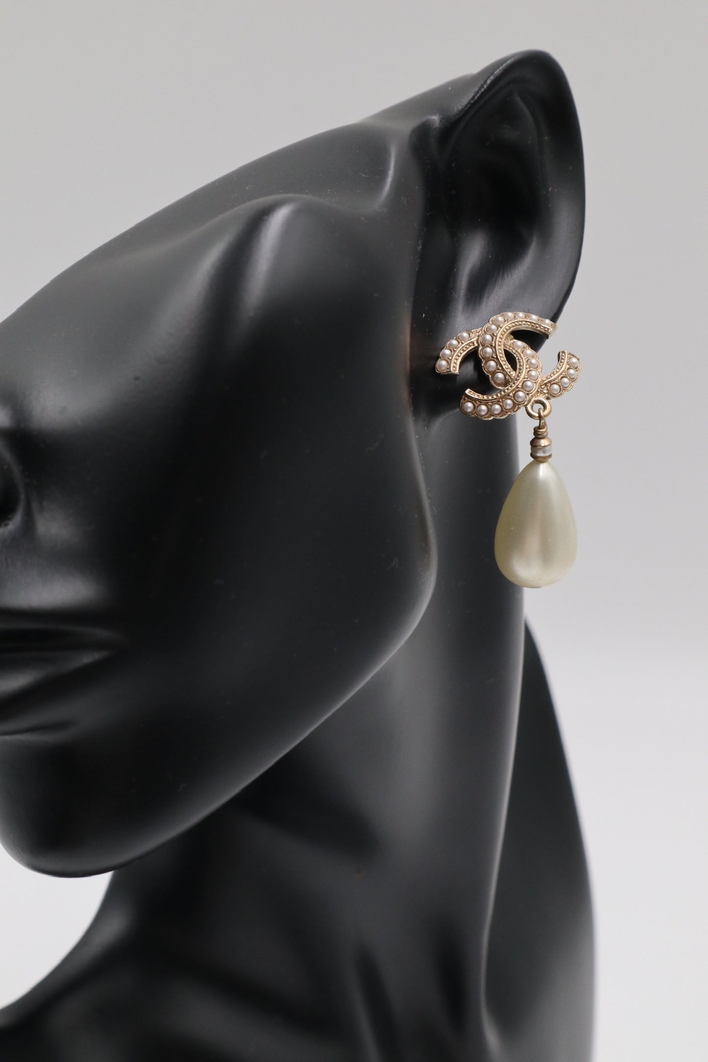 Chanel Earrings 水滴珍珠水鑽圓型耳環/ Rank SA 251110001