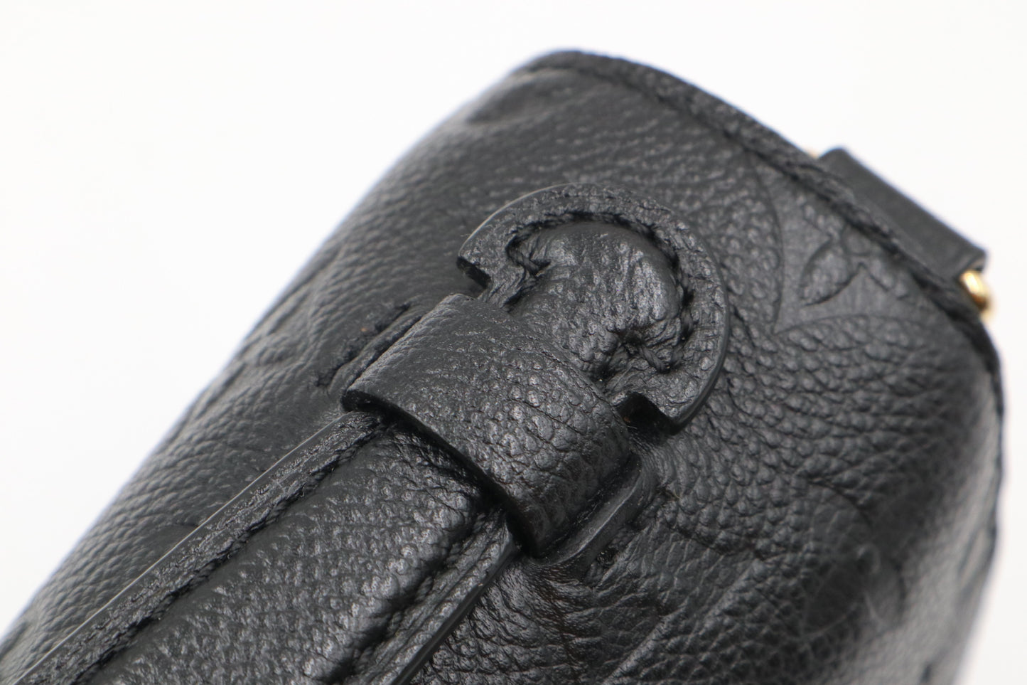 Louis Vuitton 牛皮壓紋金釦郵差包 黑色 / Rank SA 251106002