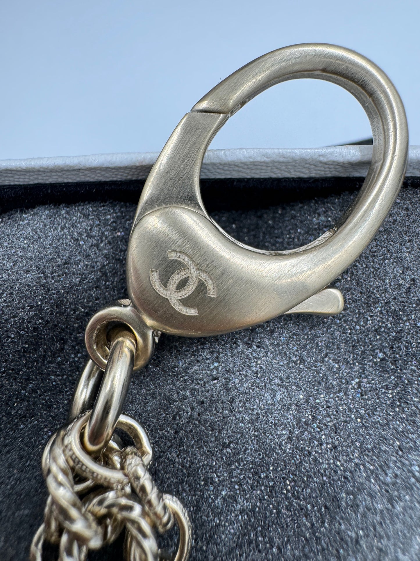 Chanel Pendant Gold / Rank N