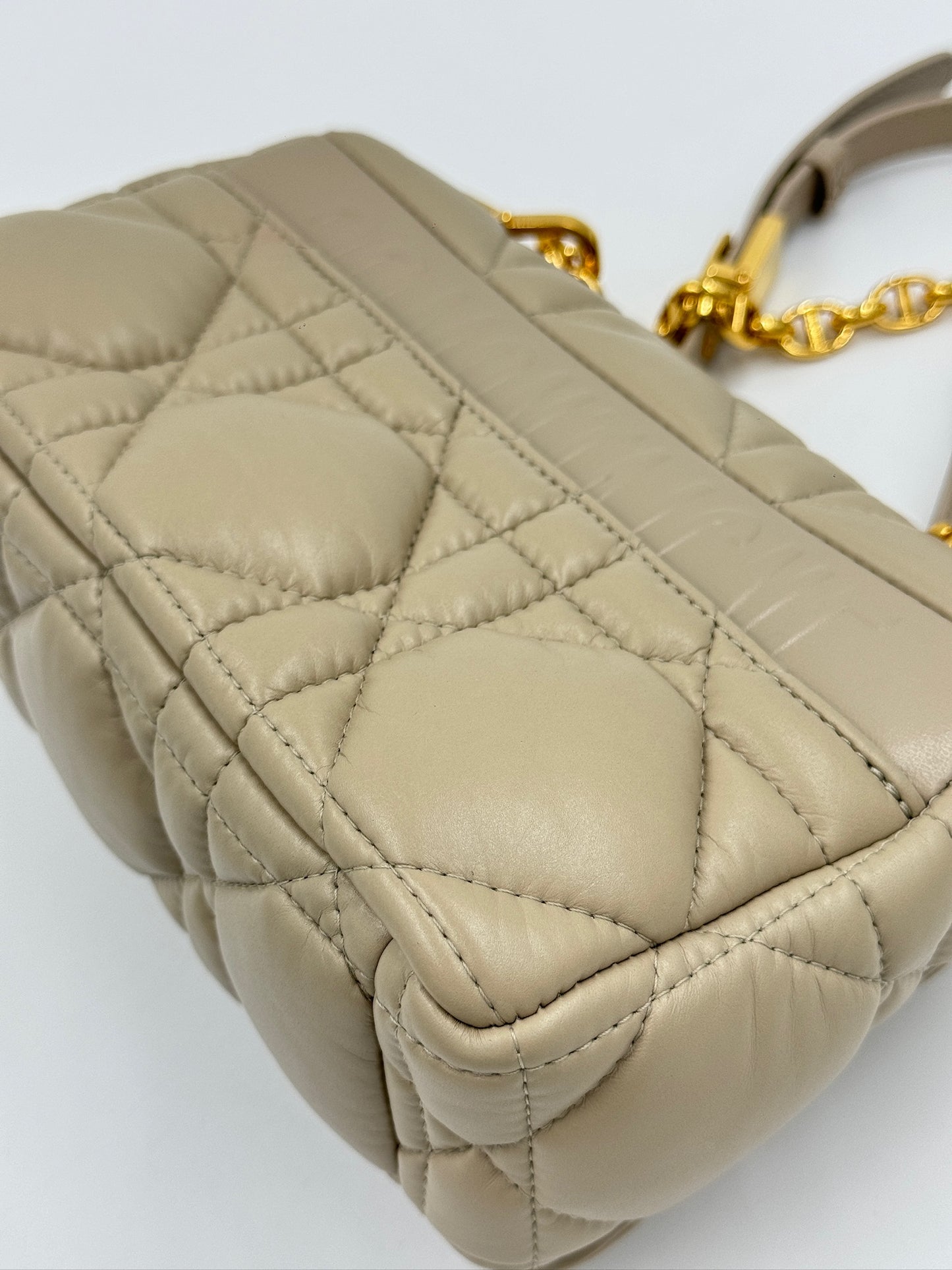 Dior Caro 奶茶  / Rank A 24072501