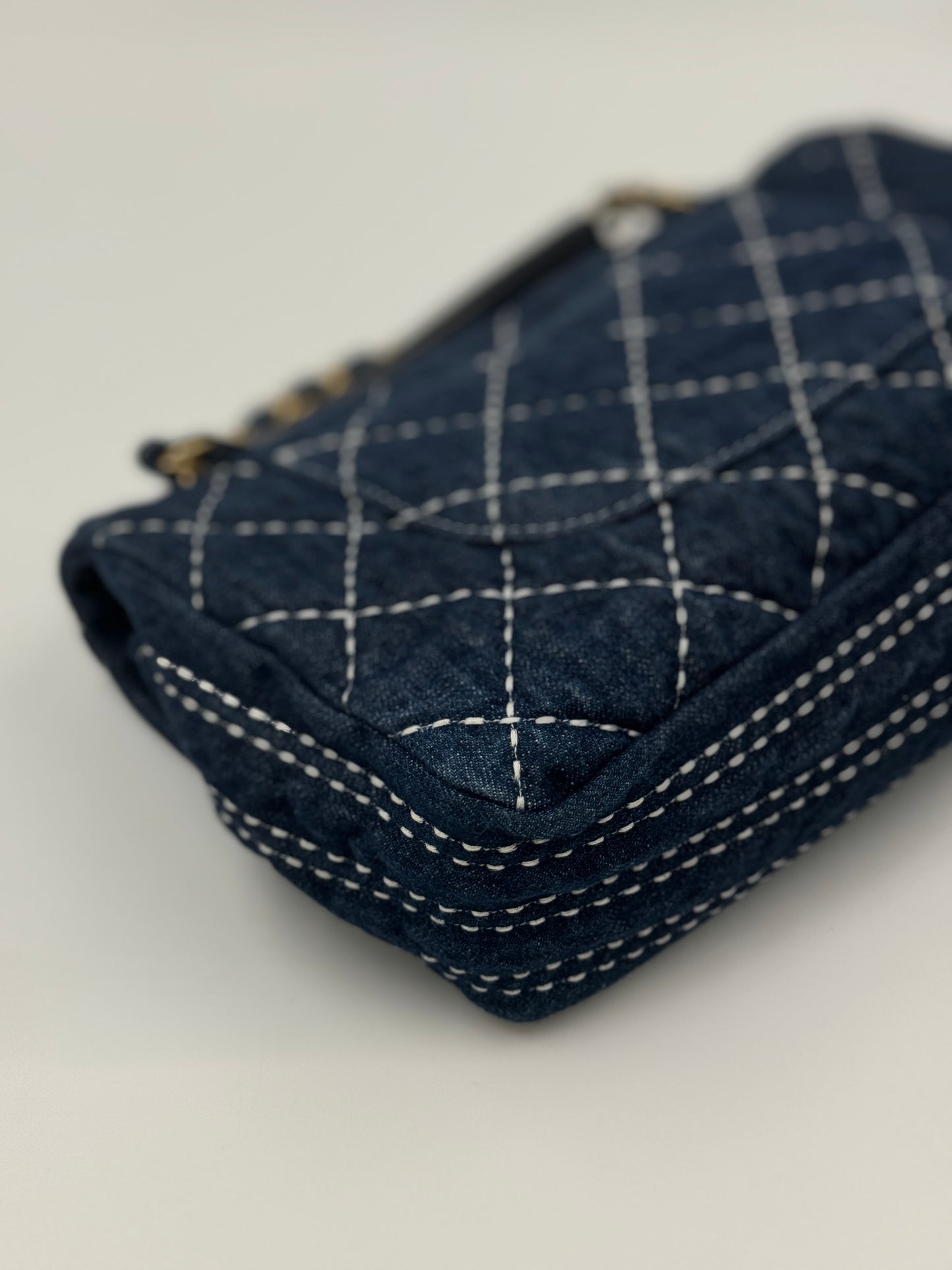 Chanel Denim Classic Flap 25cm 牛仔鏈條包 / Rank SA S240411006