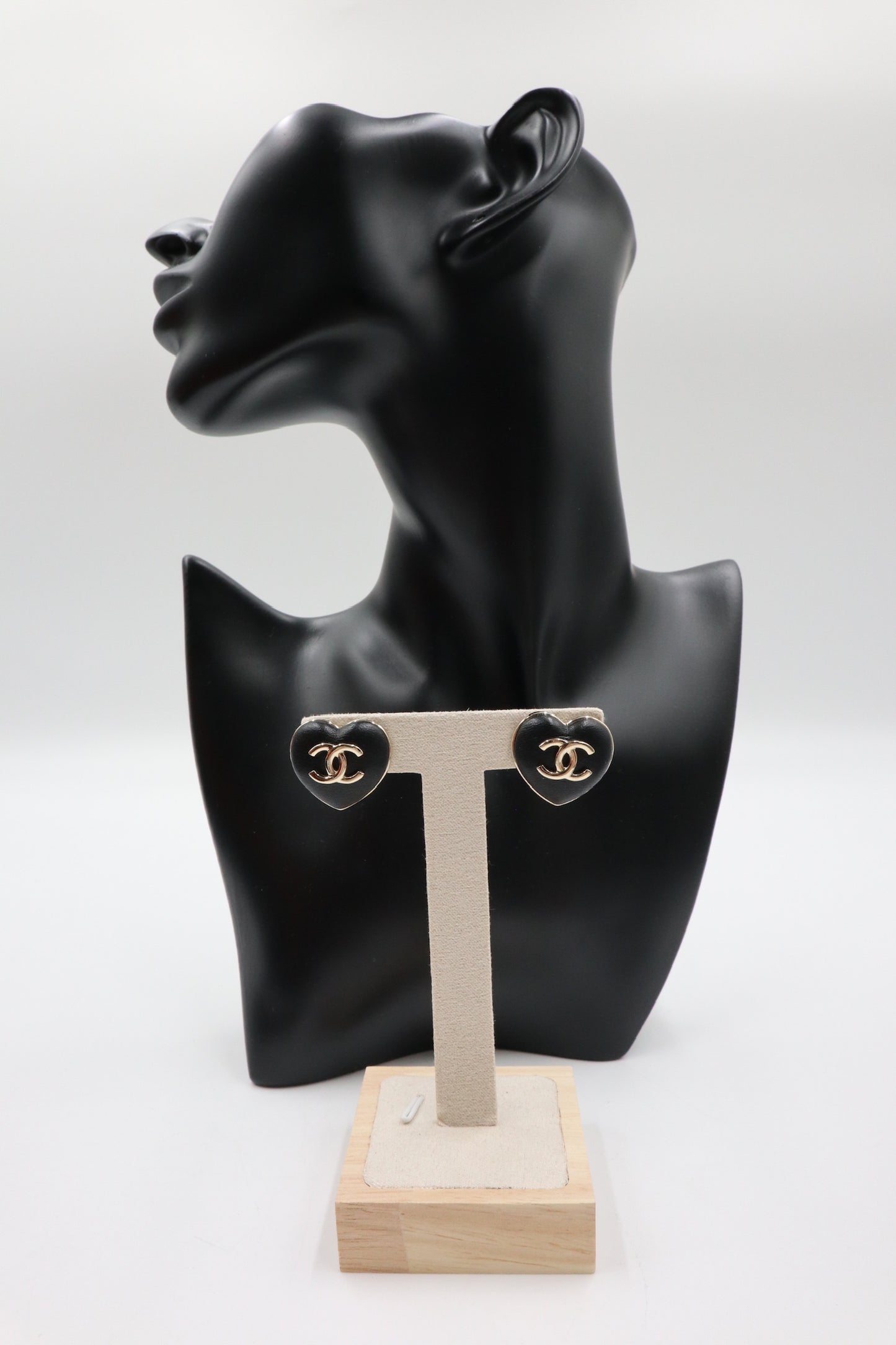 Chanel Earrings 黑金羊皮愛心耳環/ Rank SA 251027002