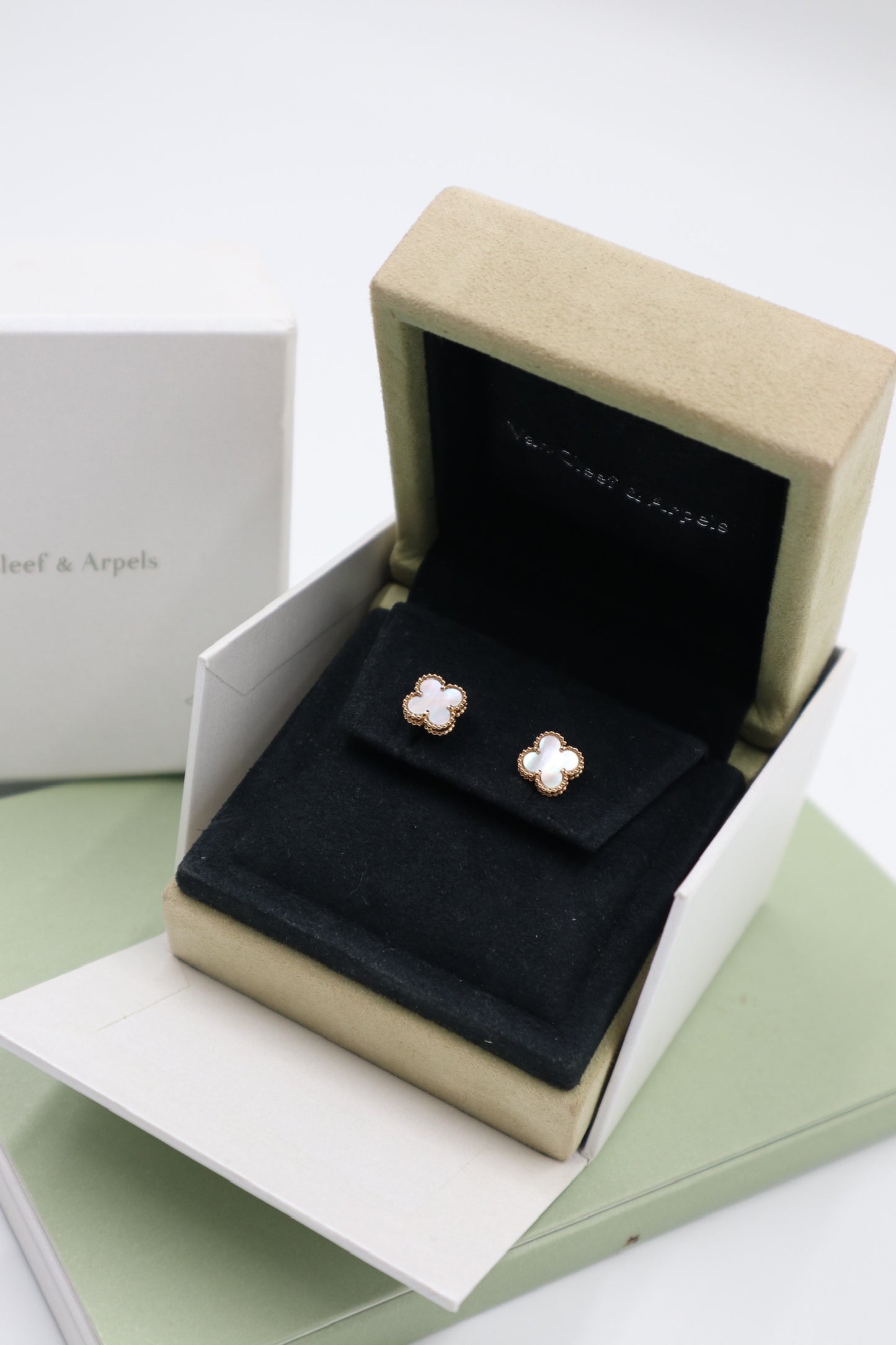 VCA Earrings 18k黃金珍珠母貝耳環/ Rank SA 250911002